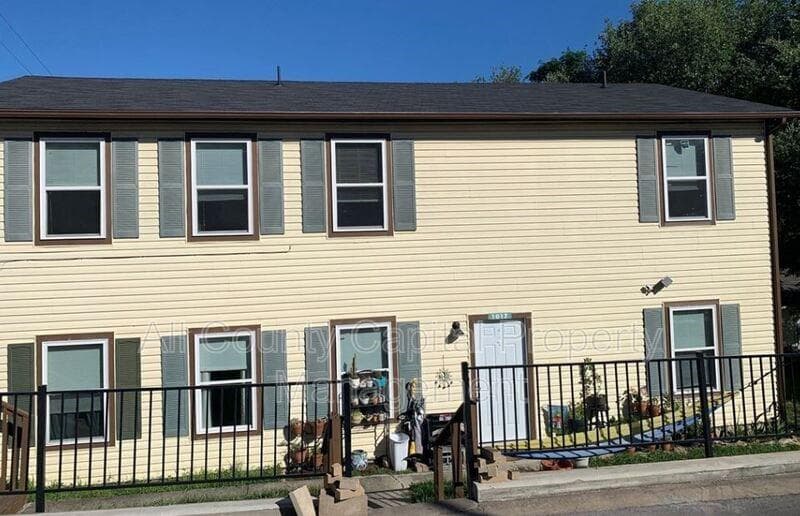 1011 Advance St #1011
