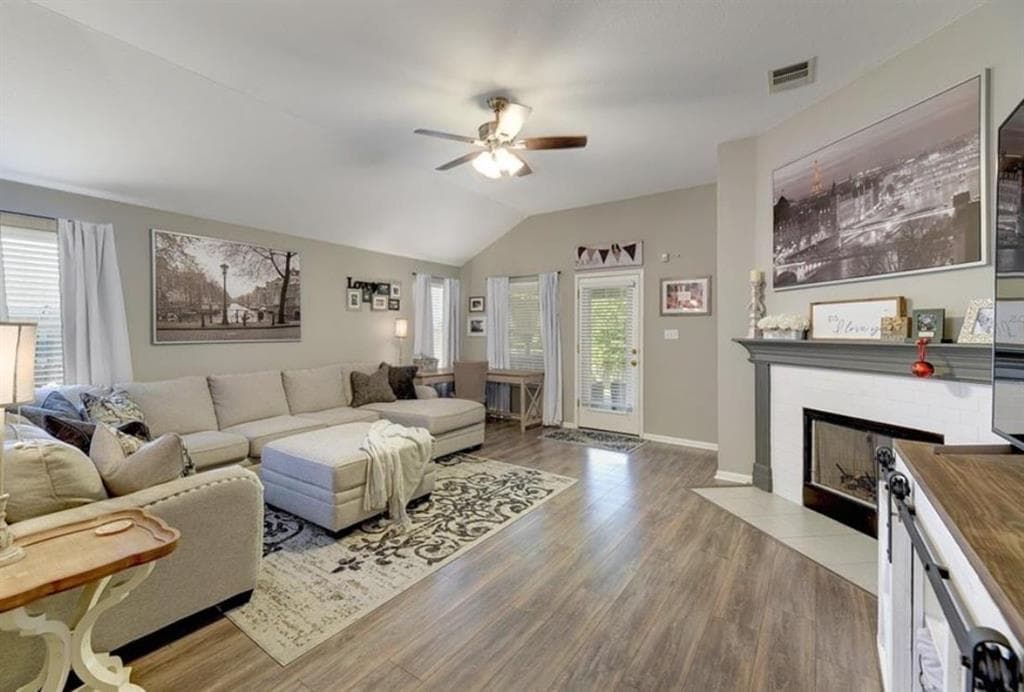 1307 Ridgewood Dr