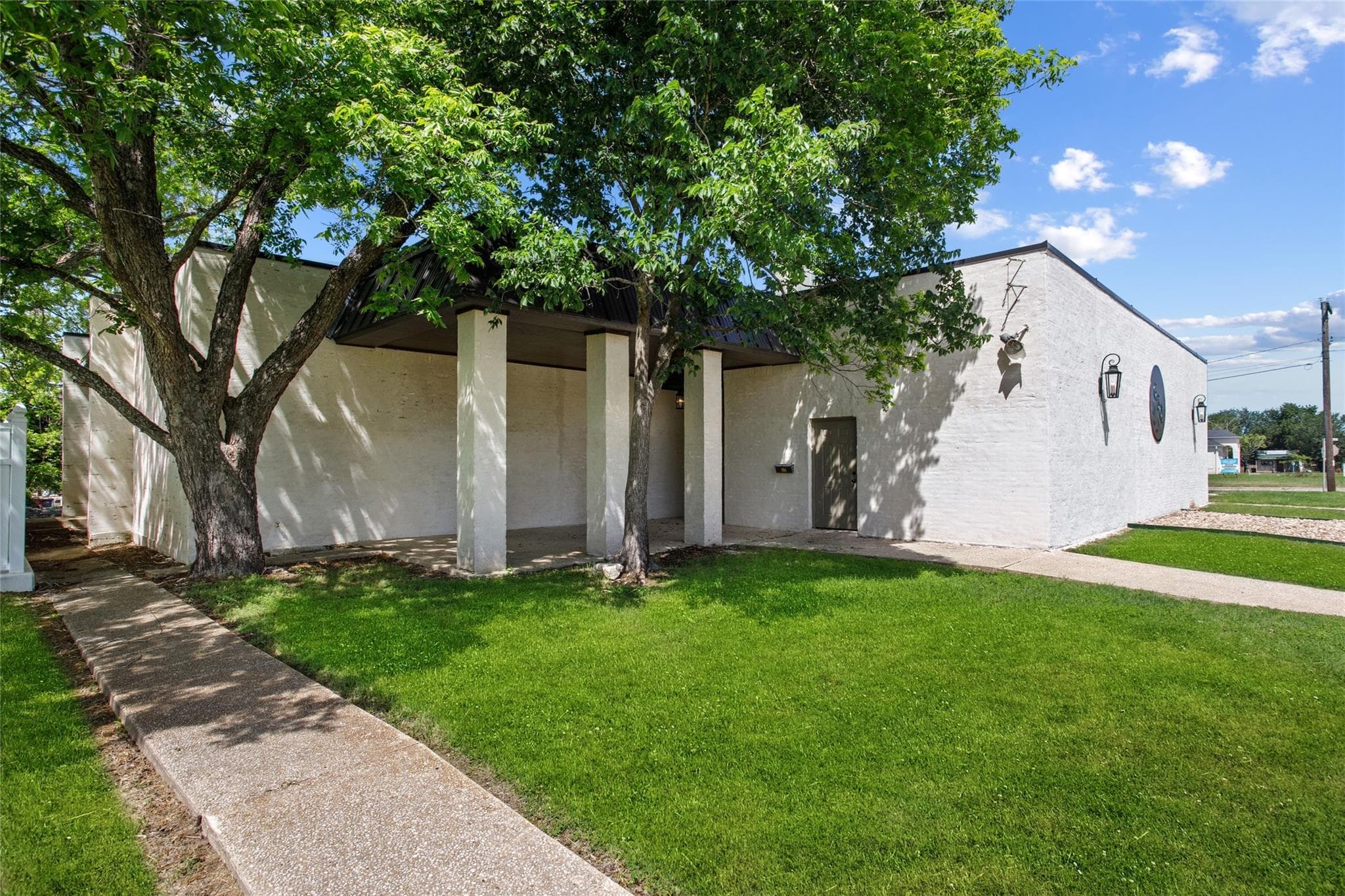 189 S Manse Ave  #West Wing