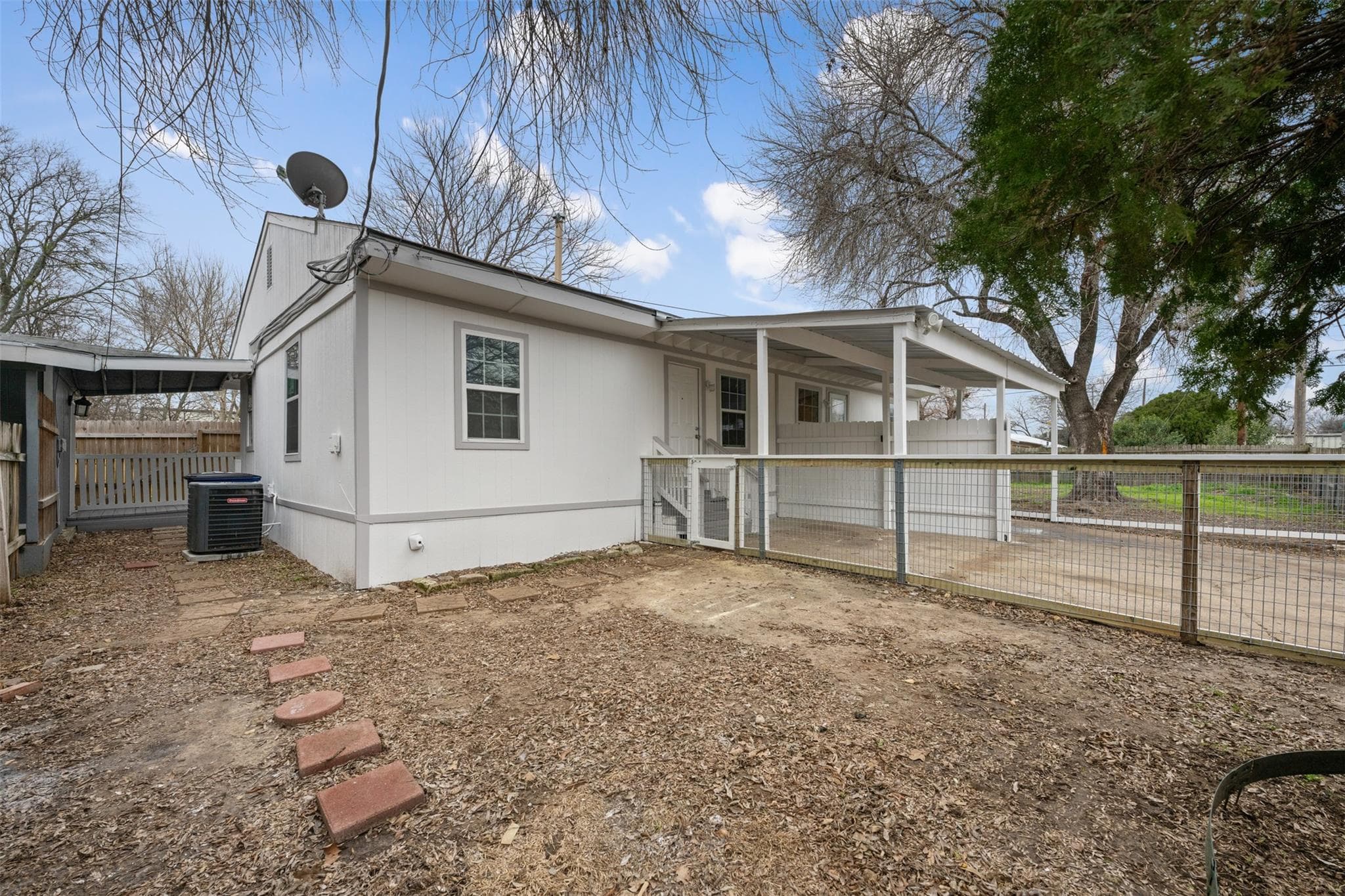 901  Valdez St  #1-3