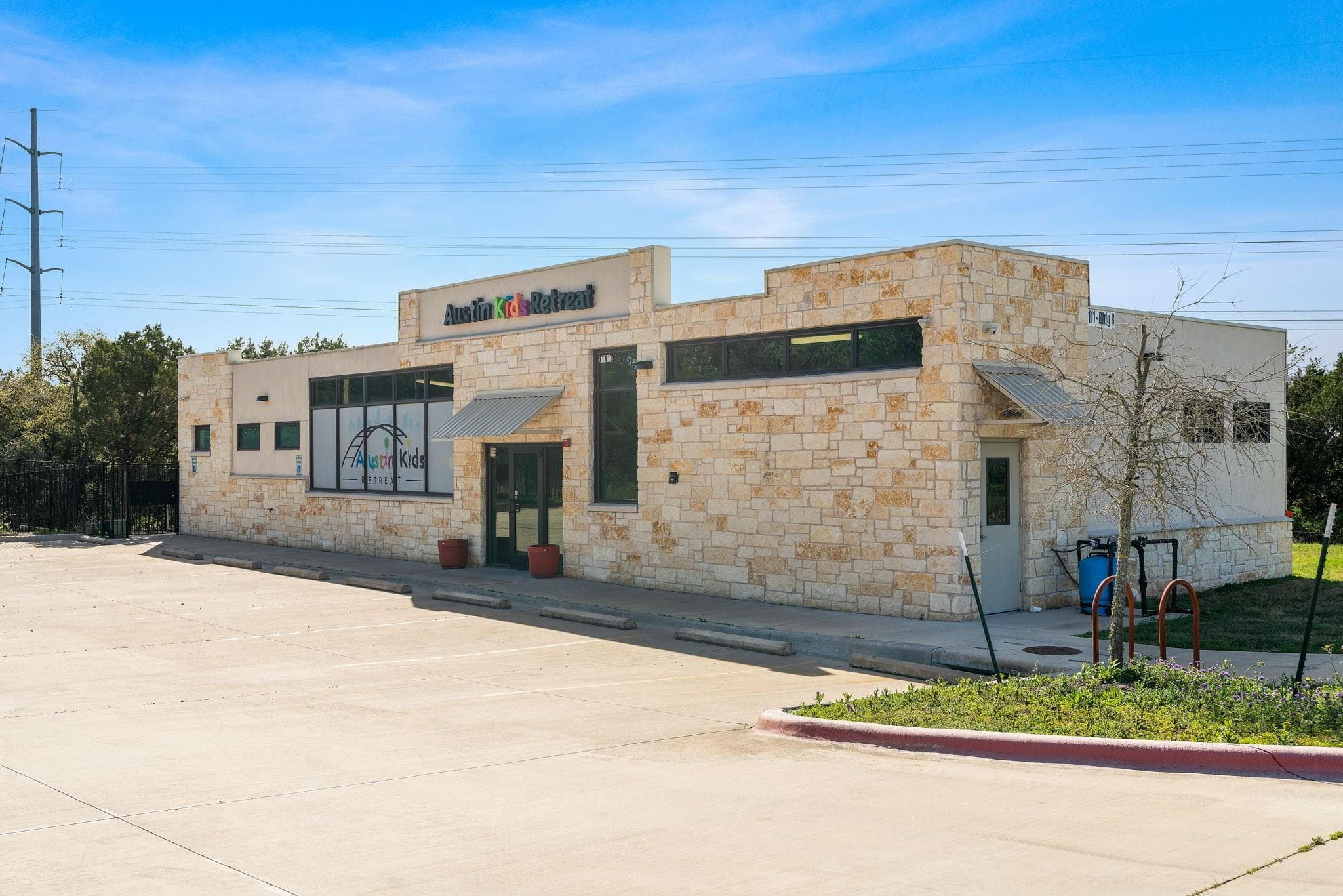 6111 N FM 620 Rnch