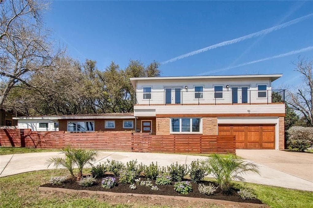5004 Balcones Dr