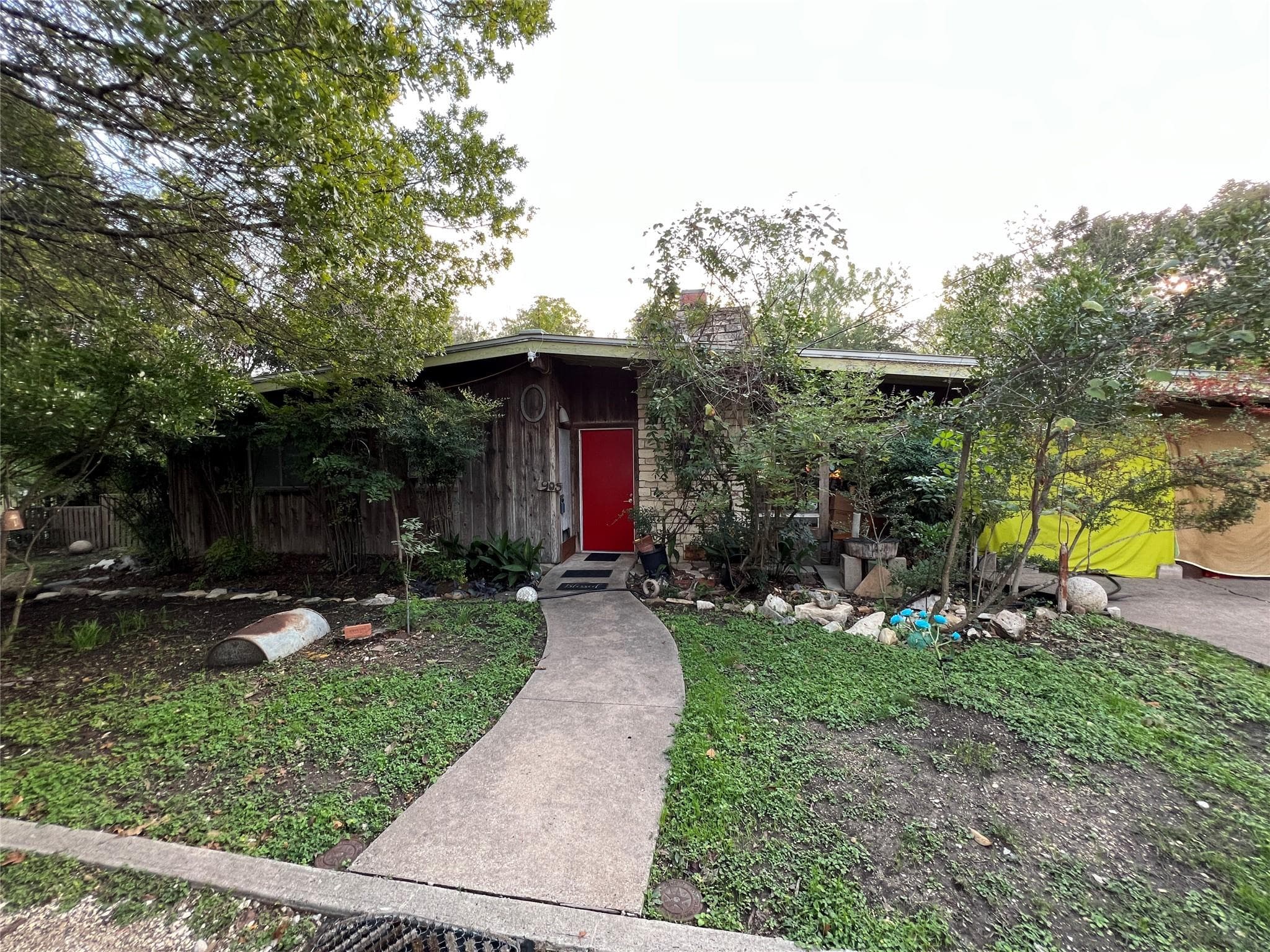 905  Neans Dr  