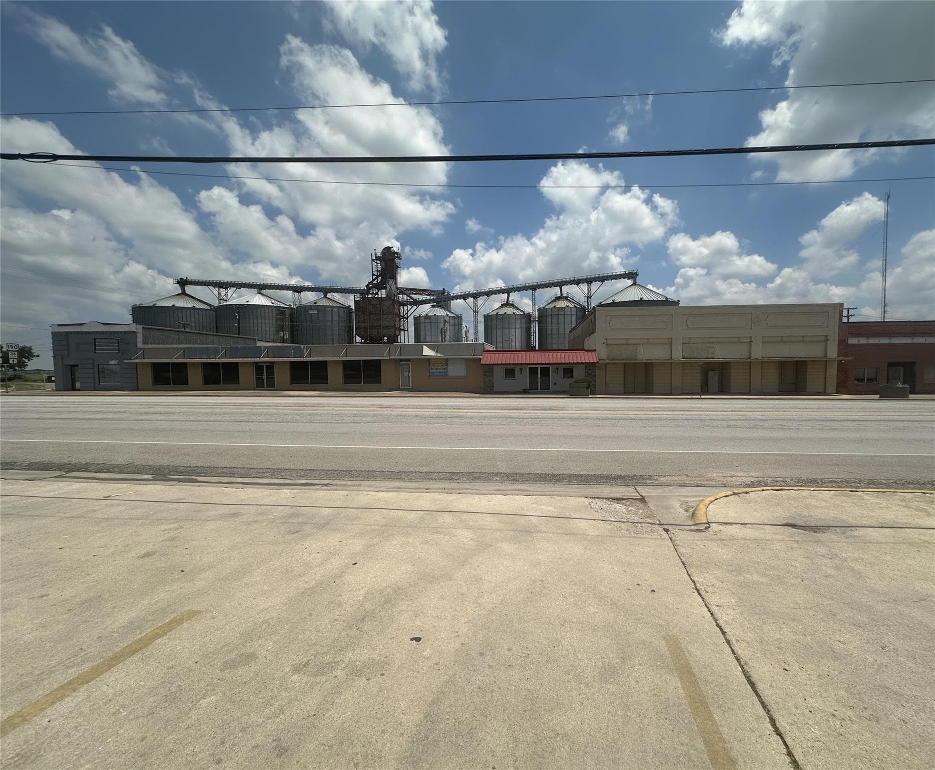 8 W Mesquite Ave