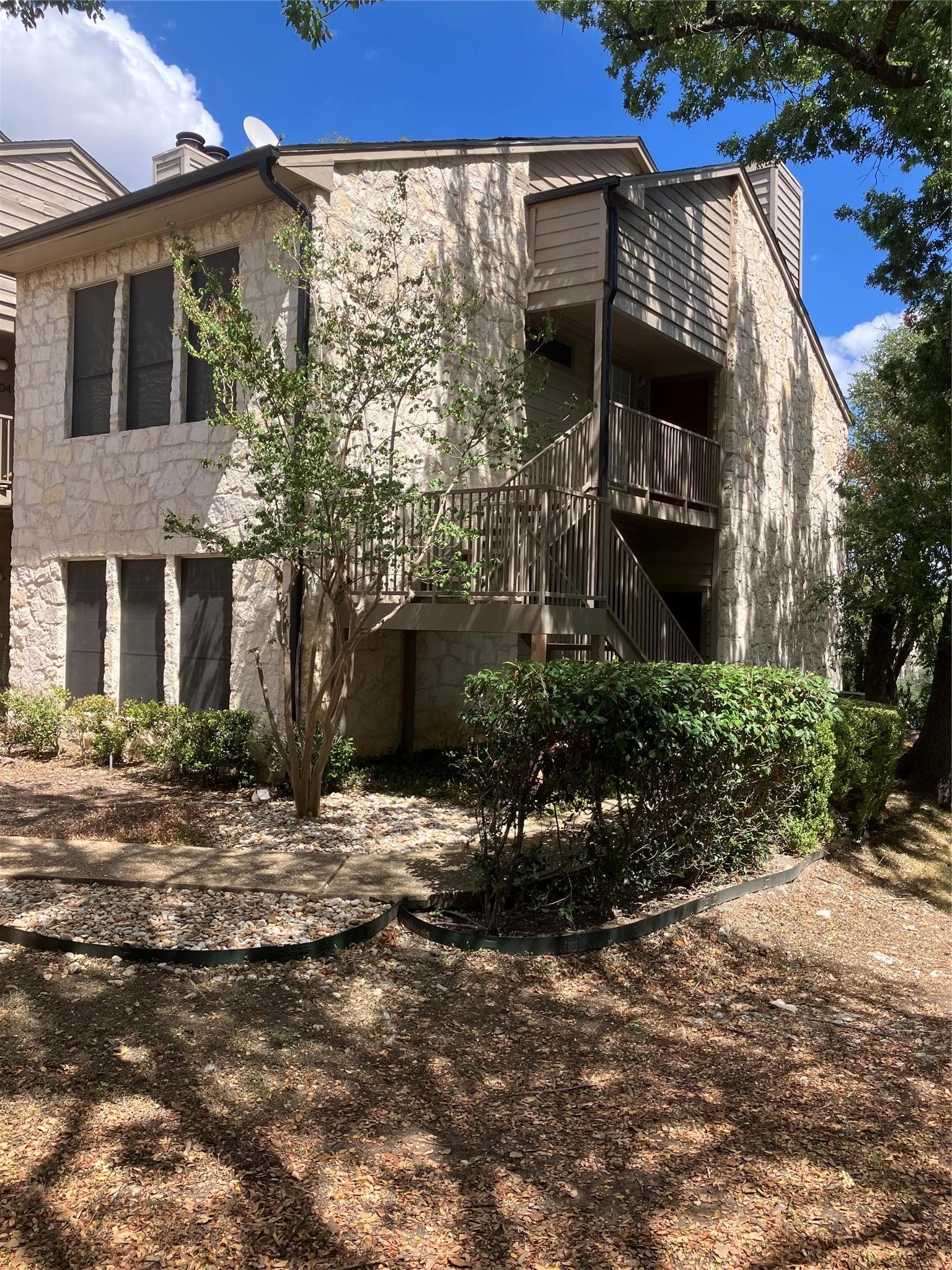 3809 Spicewood Springs Rd #202
