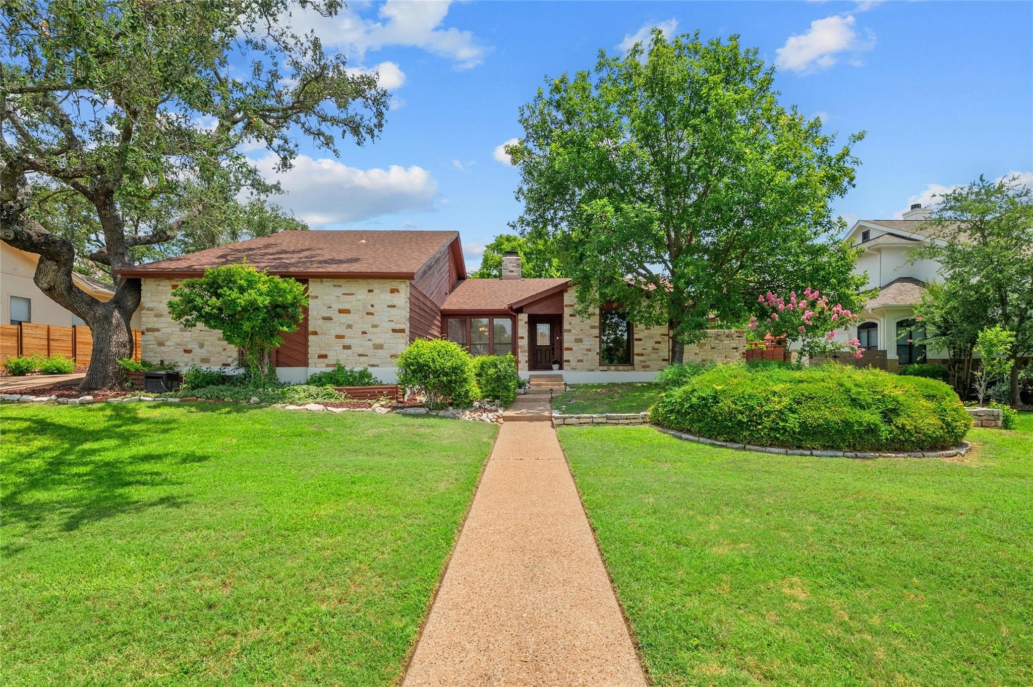 104 CAREFREE Cir