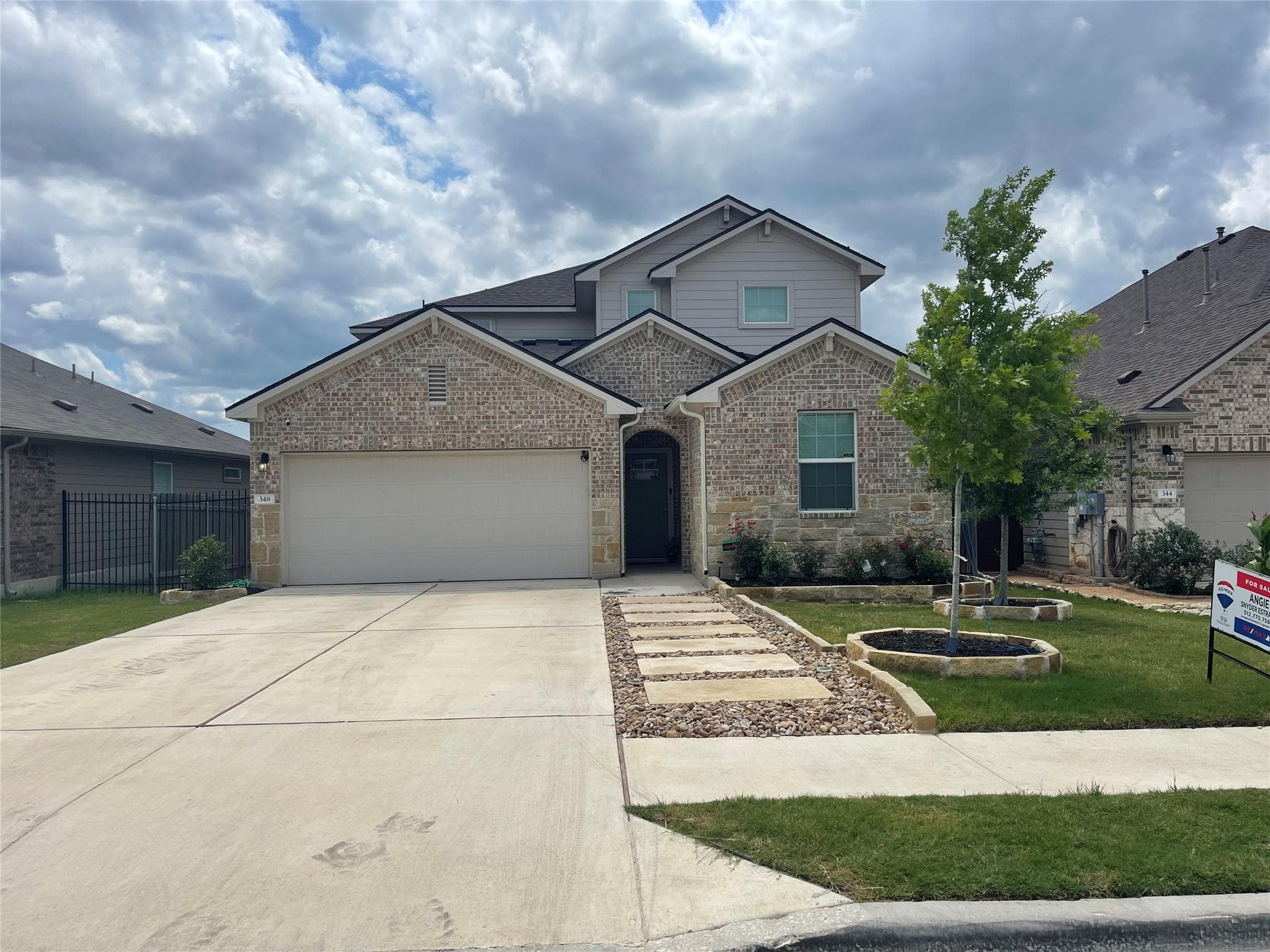 348  Empress Tree Dr