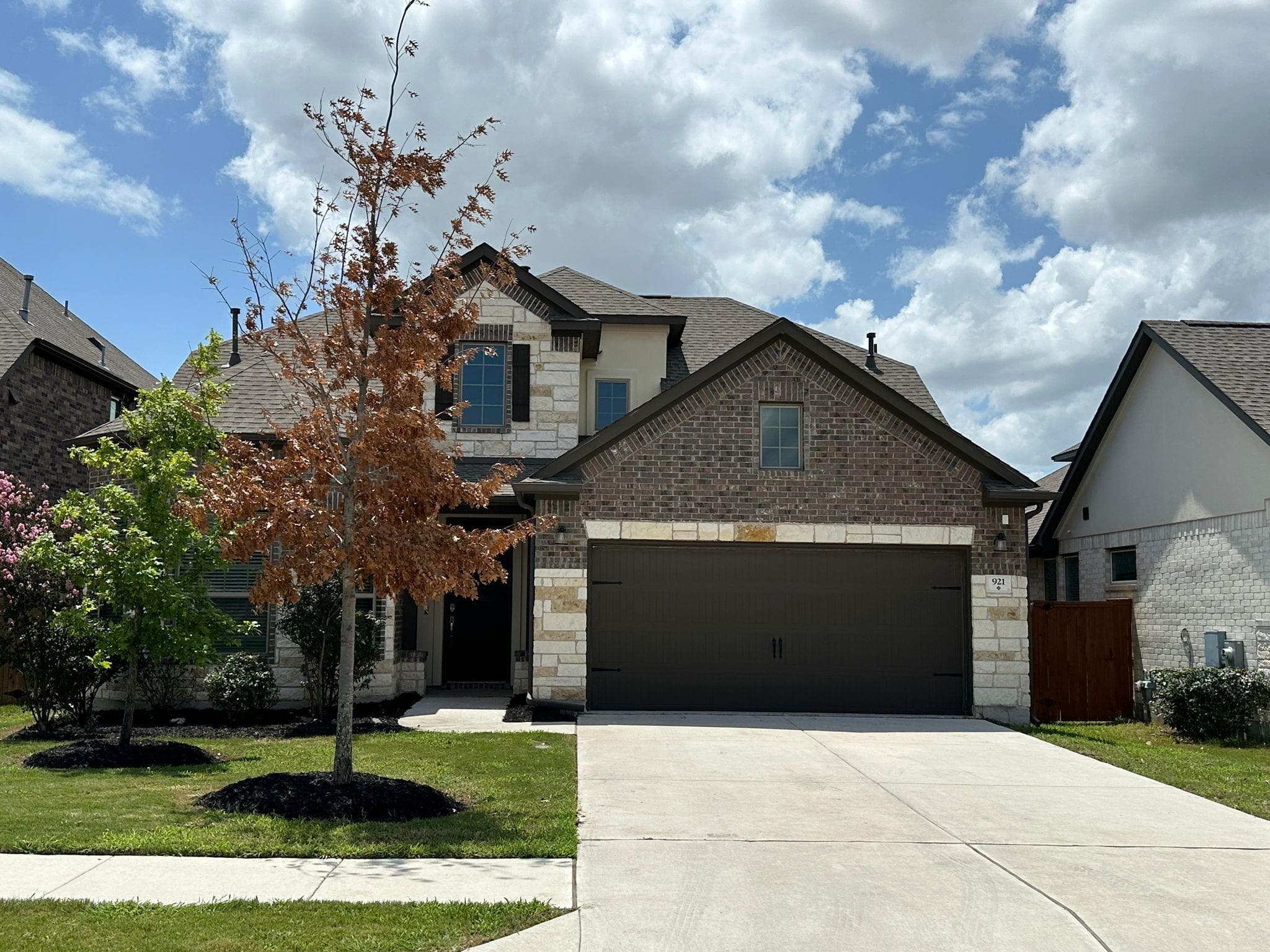 921  Del Raphael Dr  