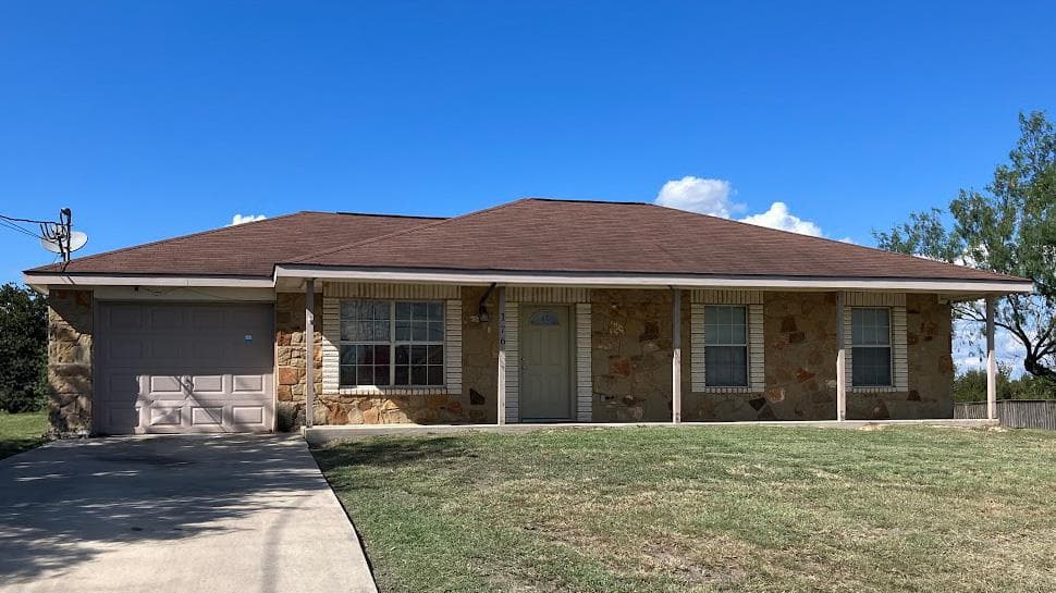 176  Hollys Way