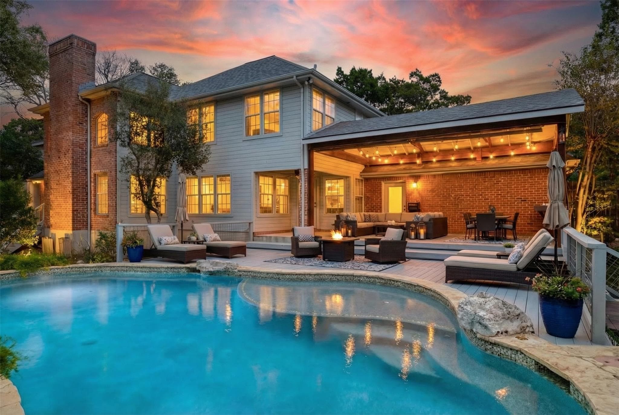 857  Mission Hills Dr