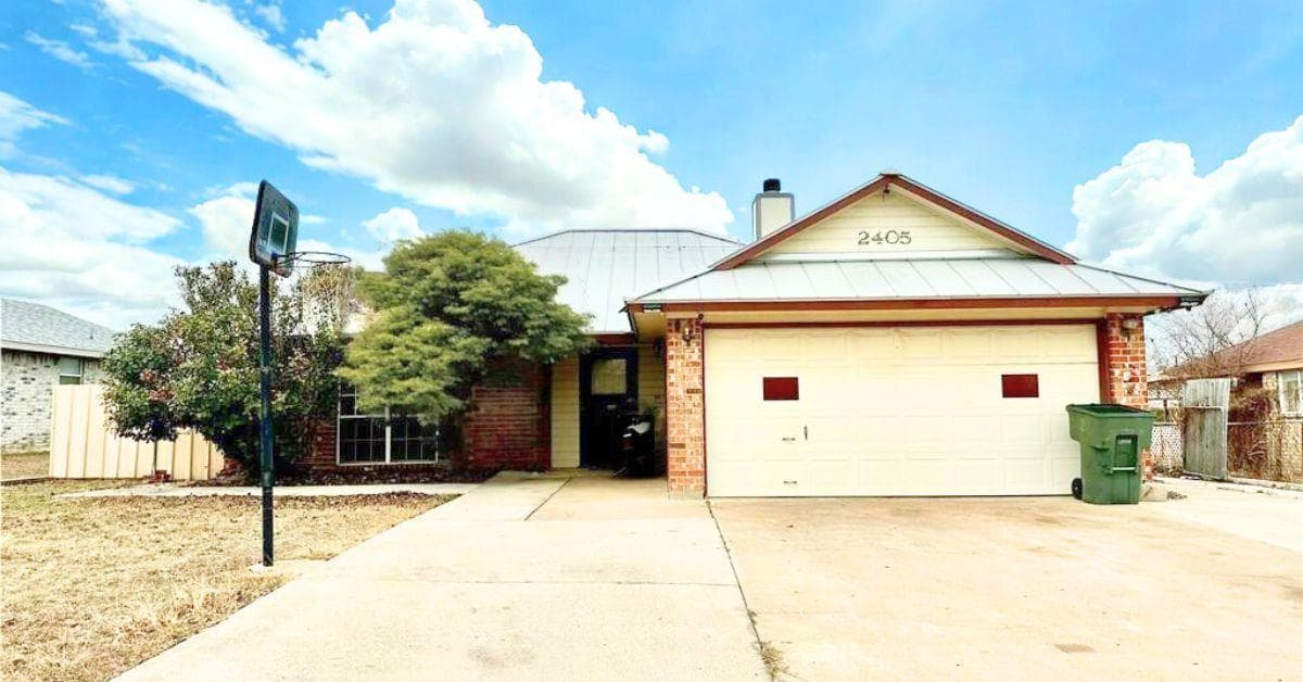 2405  Huckleberry Dr