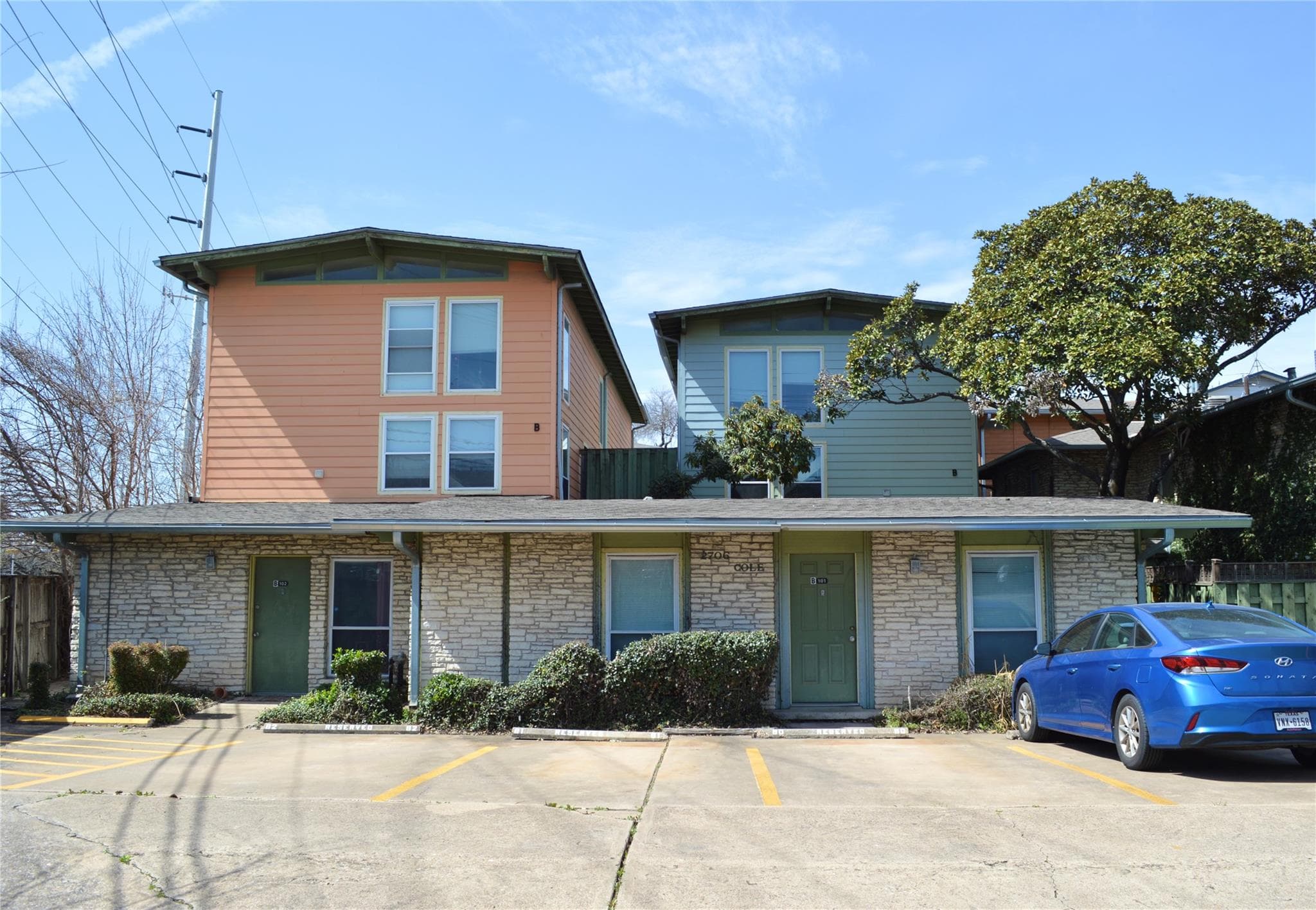 2706  Cole St  #104-B