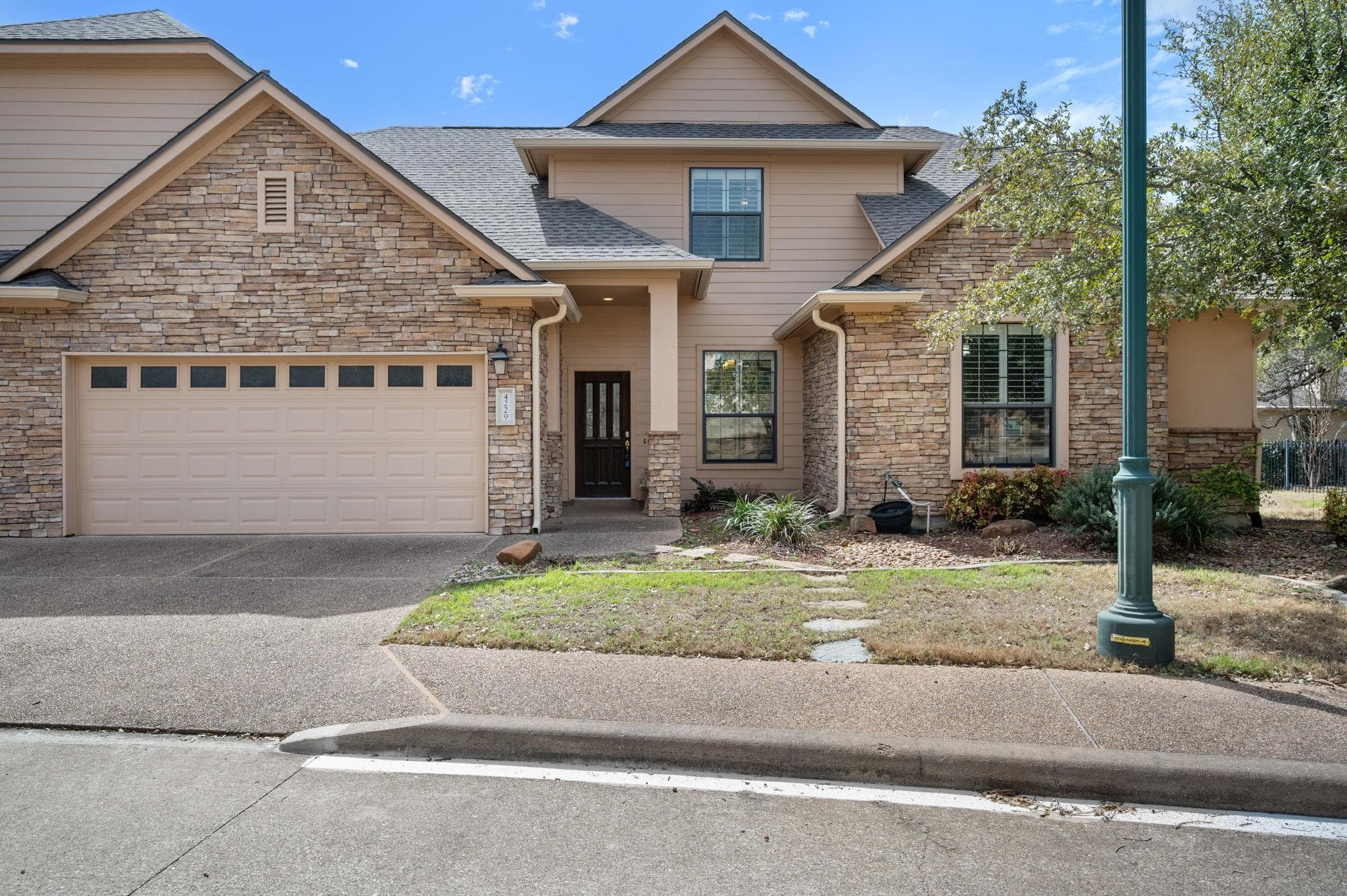 4229  Johns Light Dr
