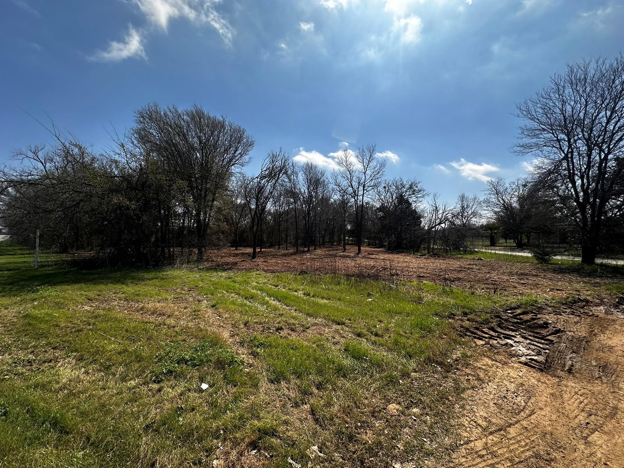 000  E. 2nd St & Taylor Ln None  