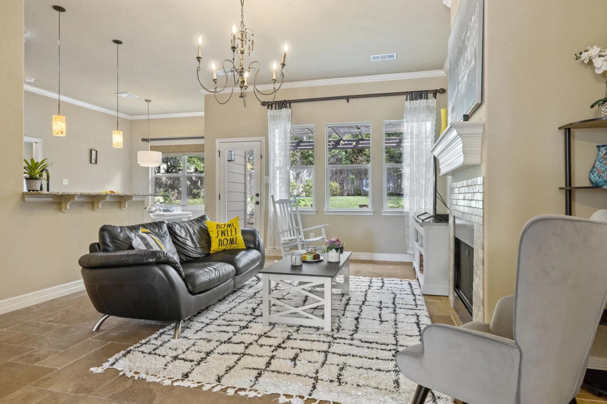 10033  Longhorn Skwy  