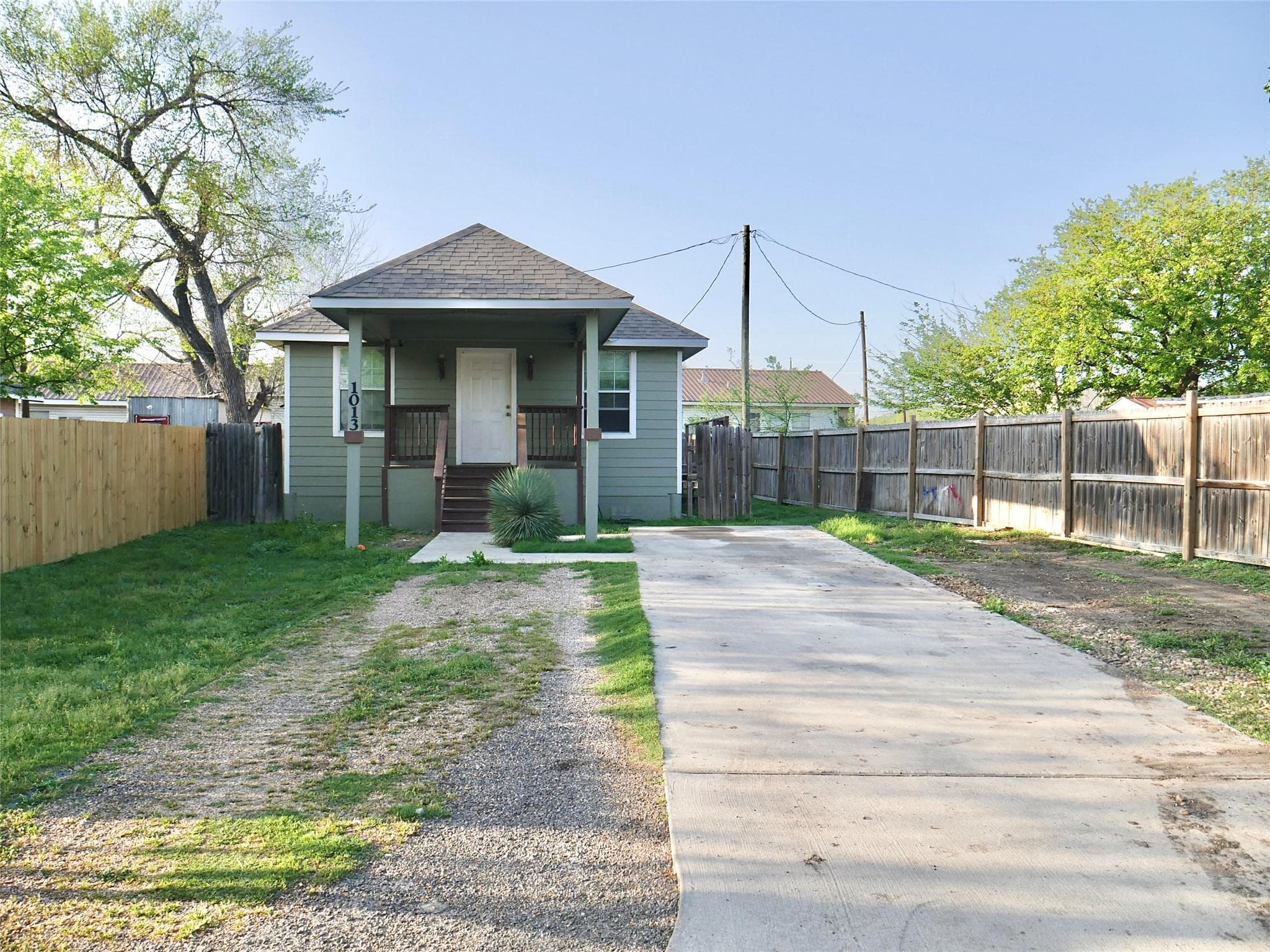 1013 Price St