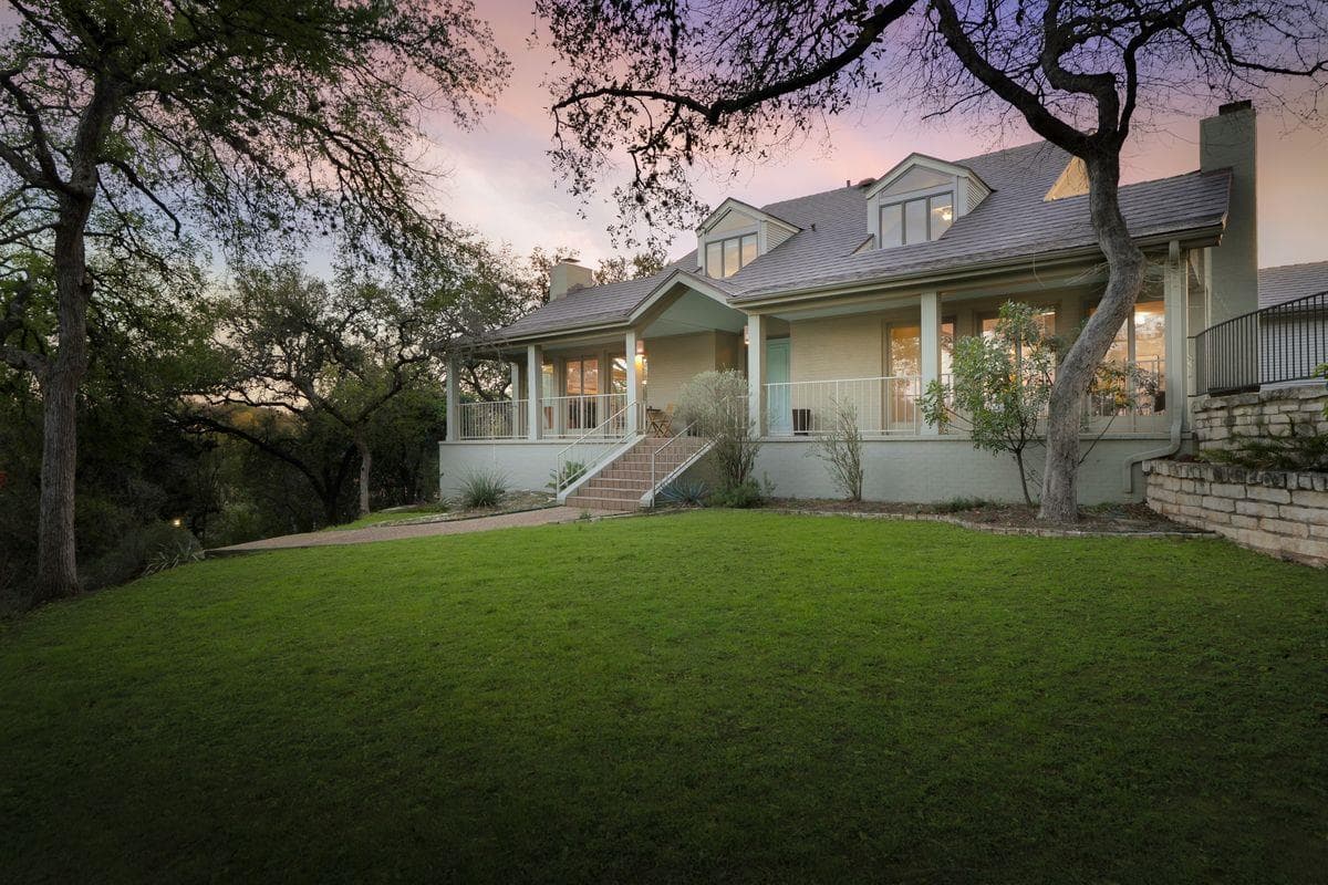 2605  Stratford Dr