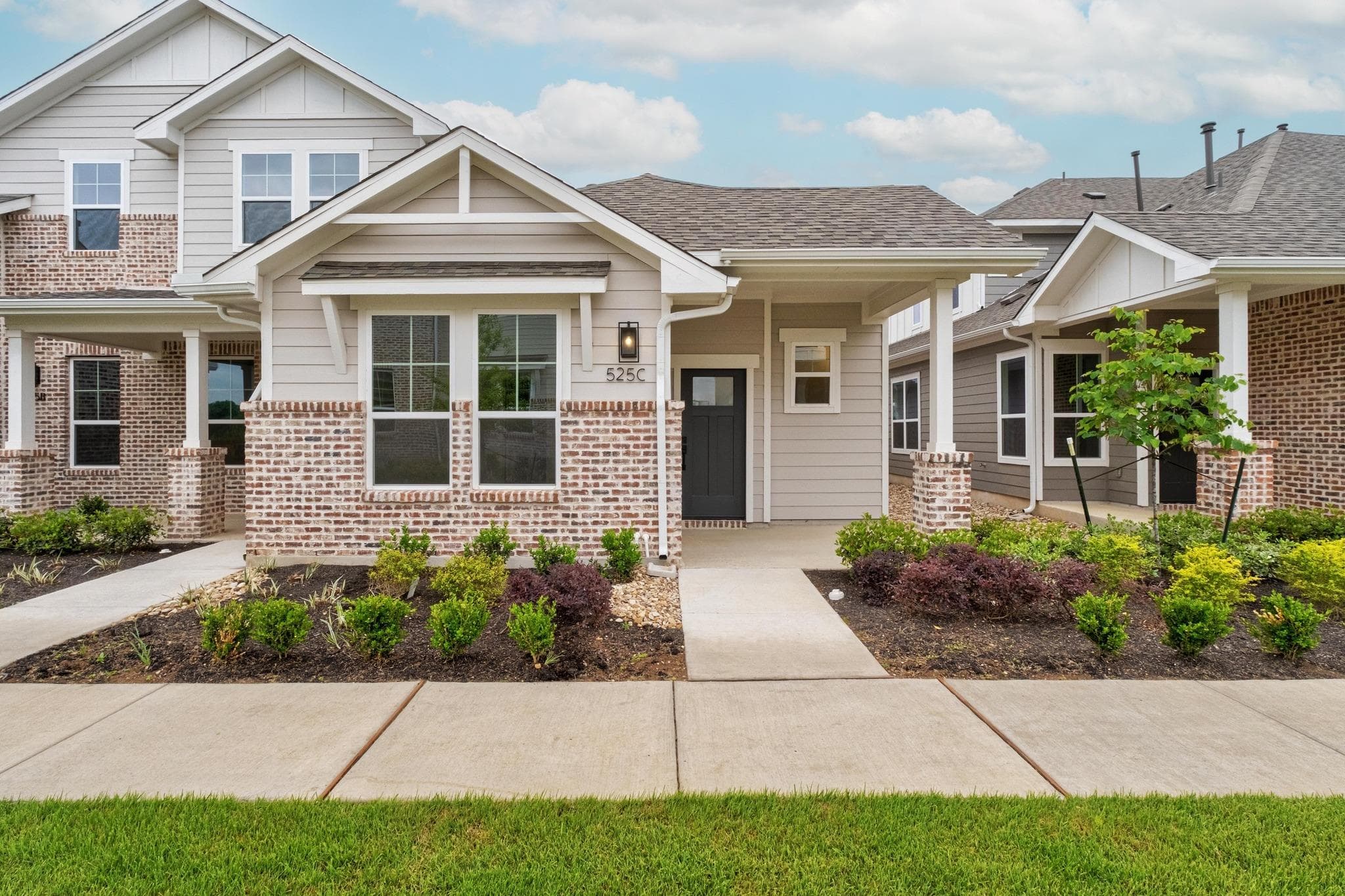 525  Burlington Dr  #C