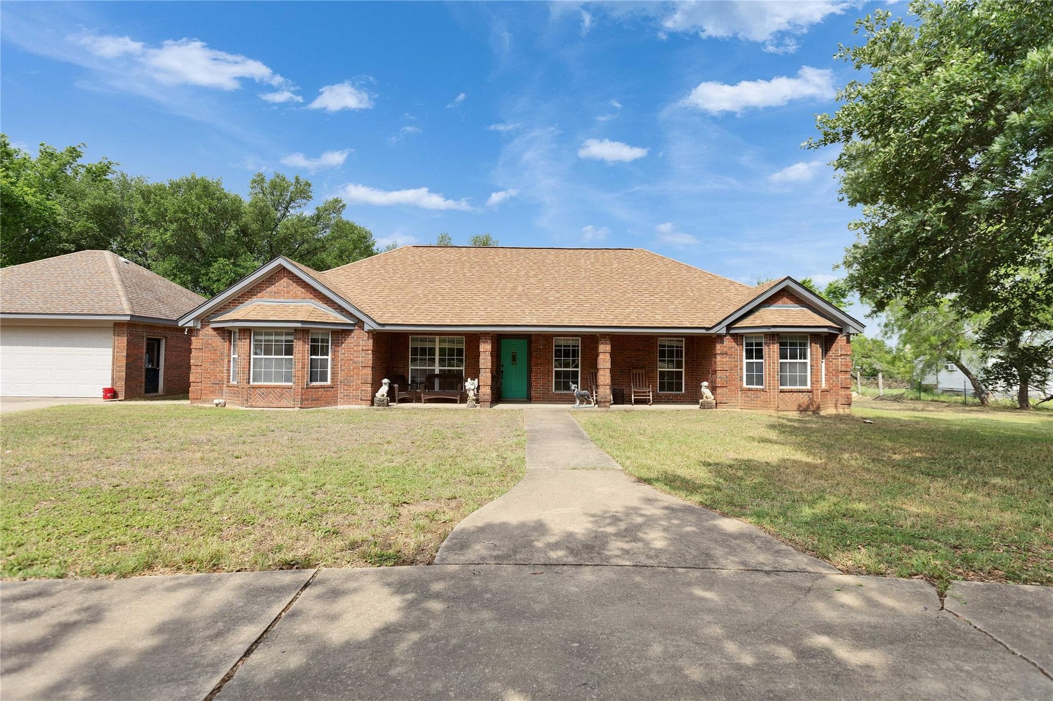 725  Green Valley Dr NE