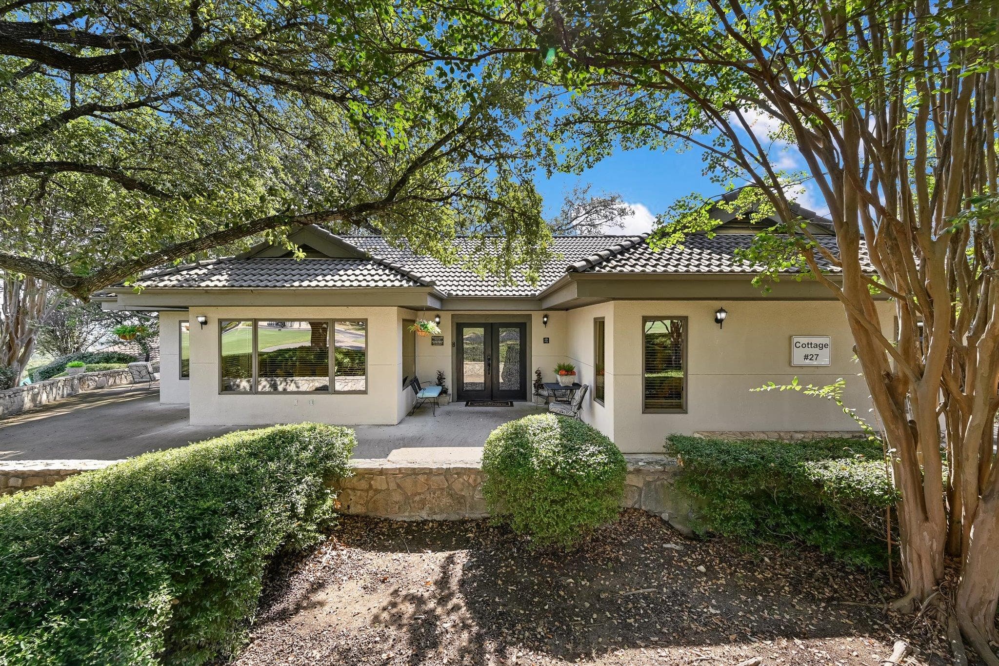 1800  Clubhouse Hill Dr