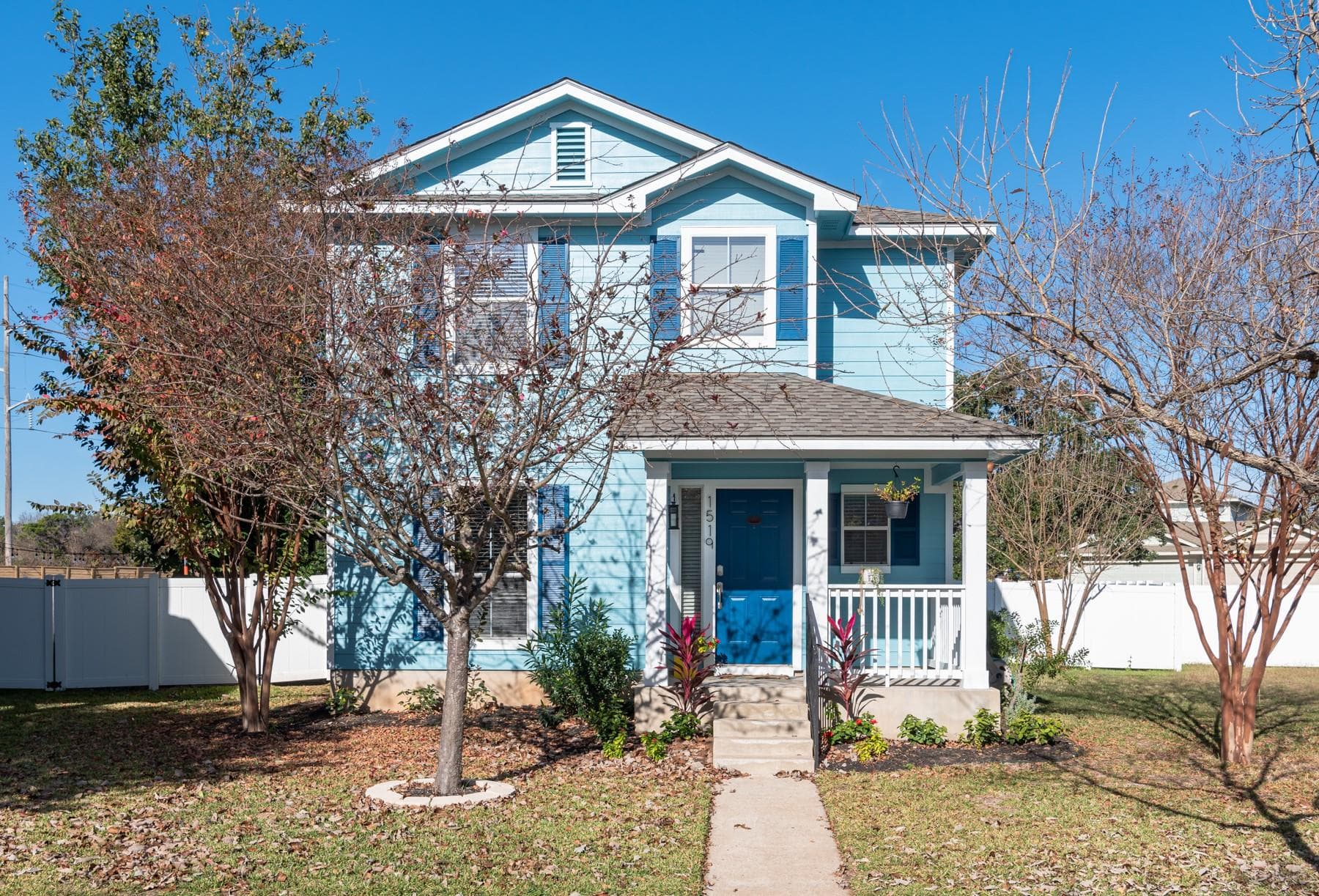 1519  Davis Mountain Loop