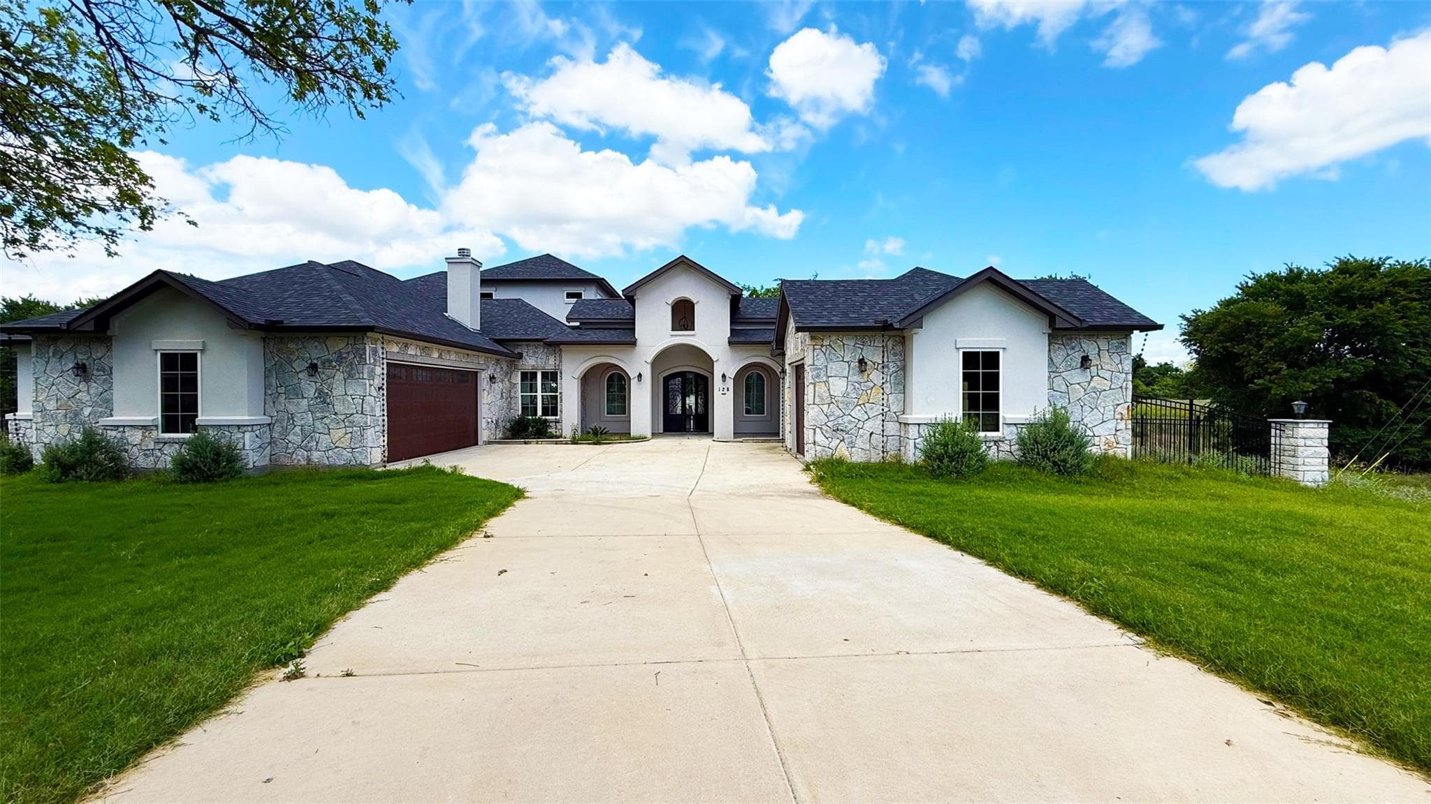 128  Gloria Blvd