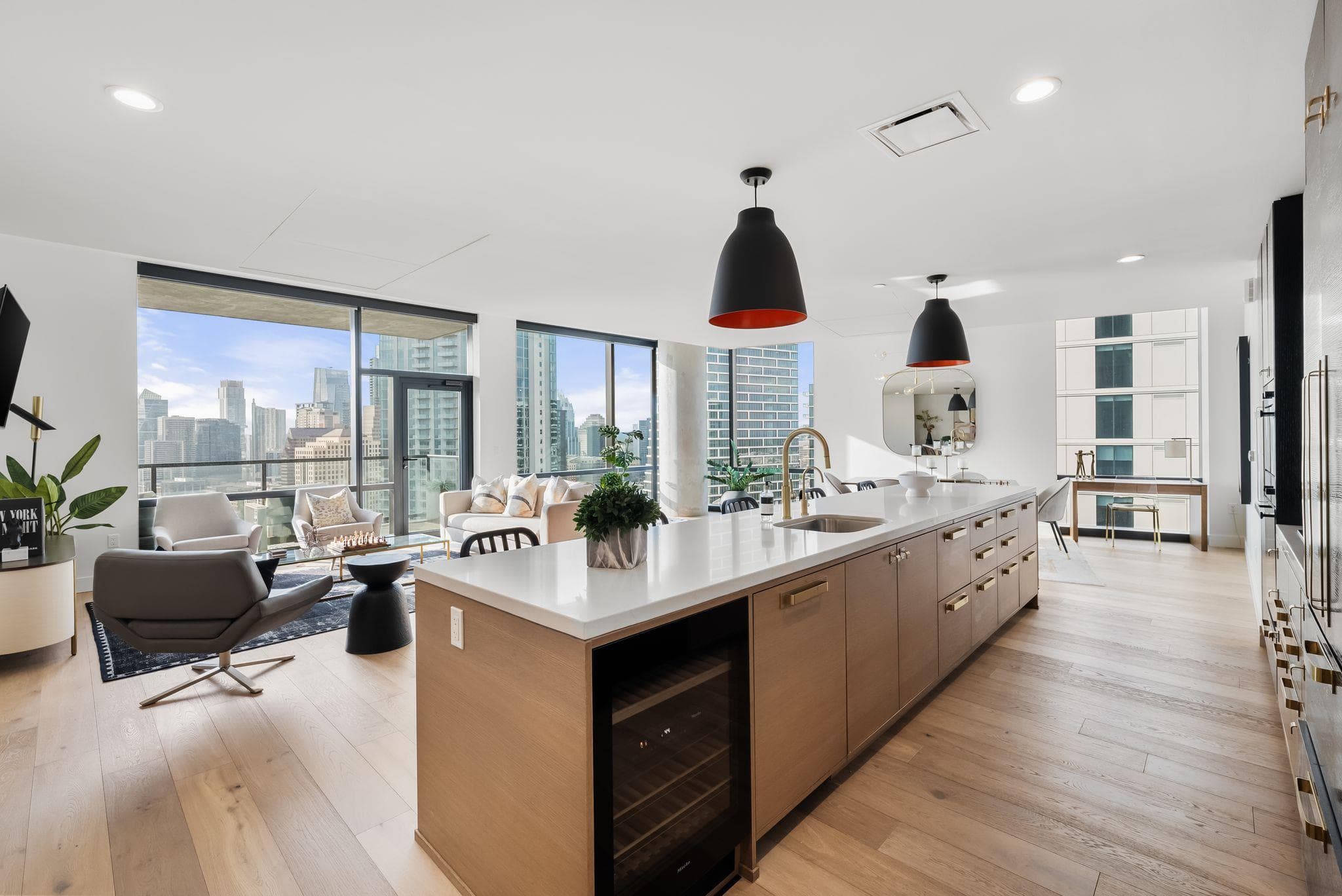 70  RAINEY St  #2606