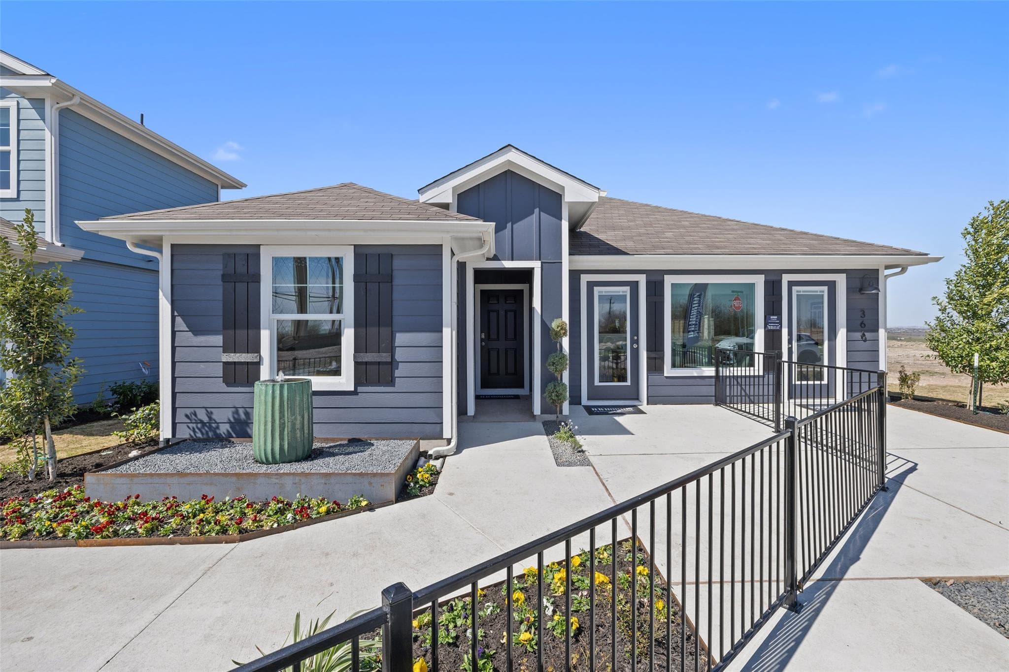 827 Arnold Loop