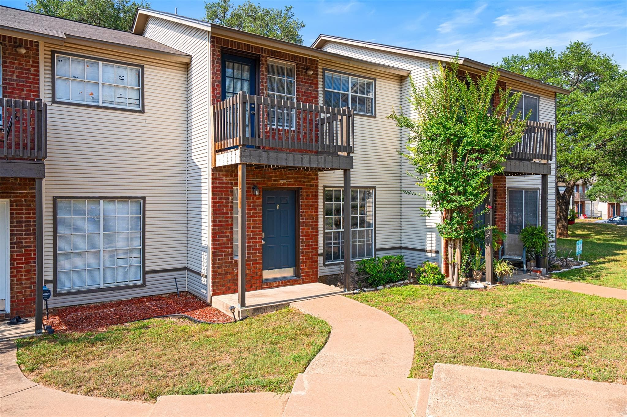1807 River Crossing Cir #B