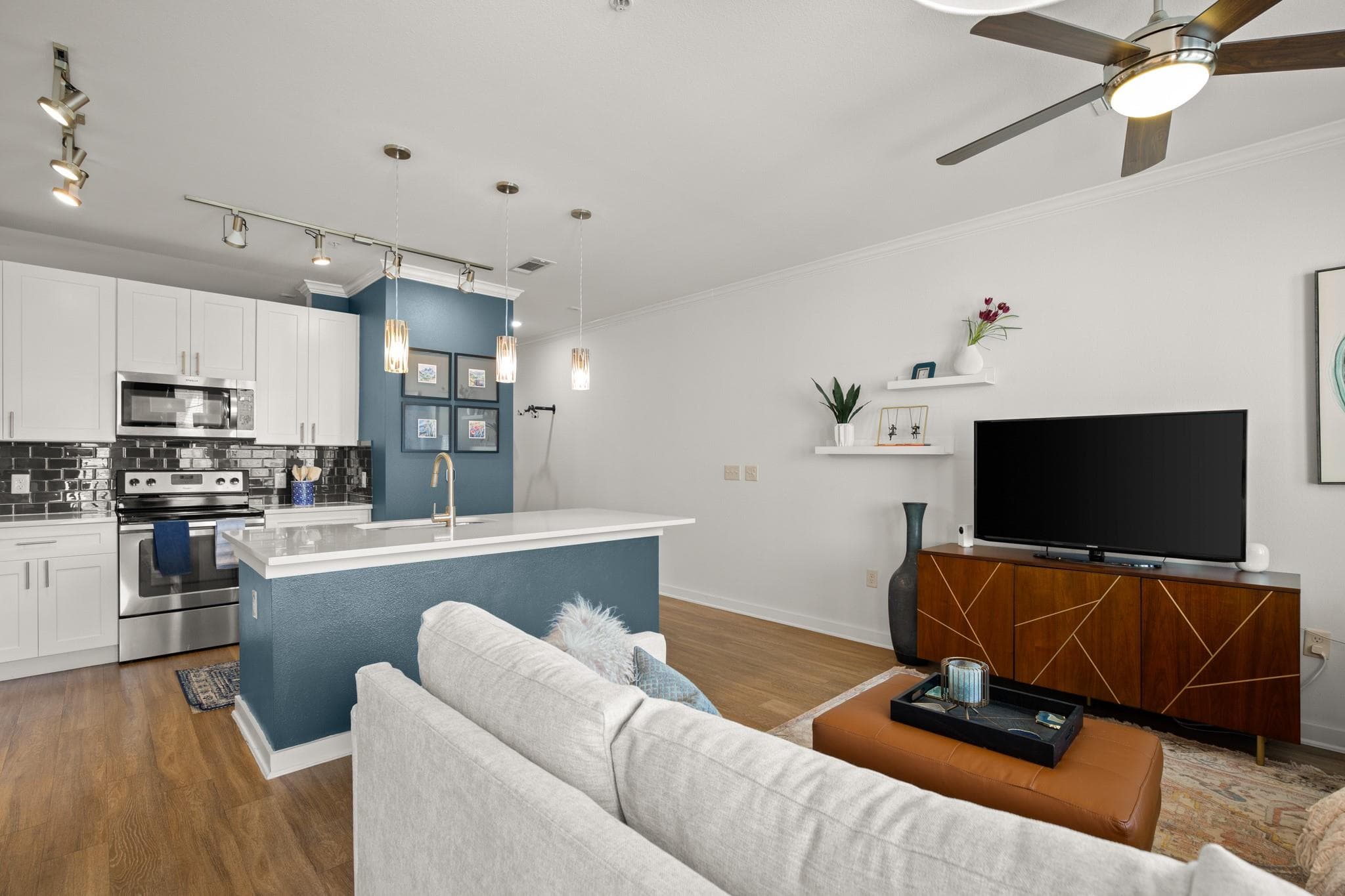 1900  Barton Springs Rd  #3038