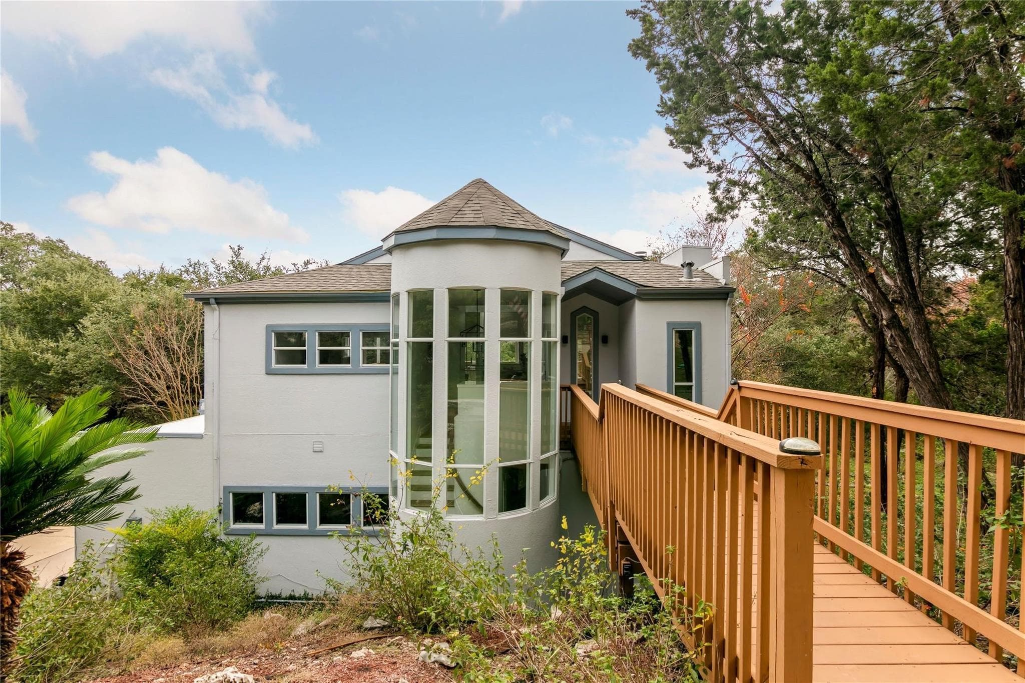210 Finn St