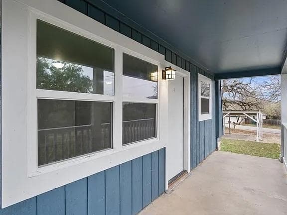 1302 S Quinlan Park Rd