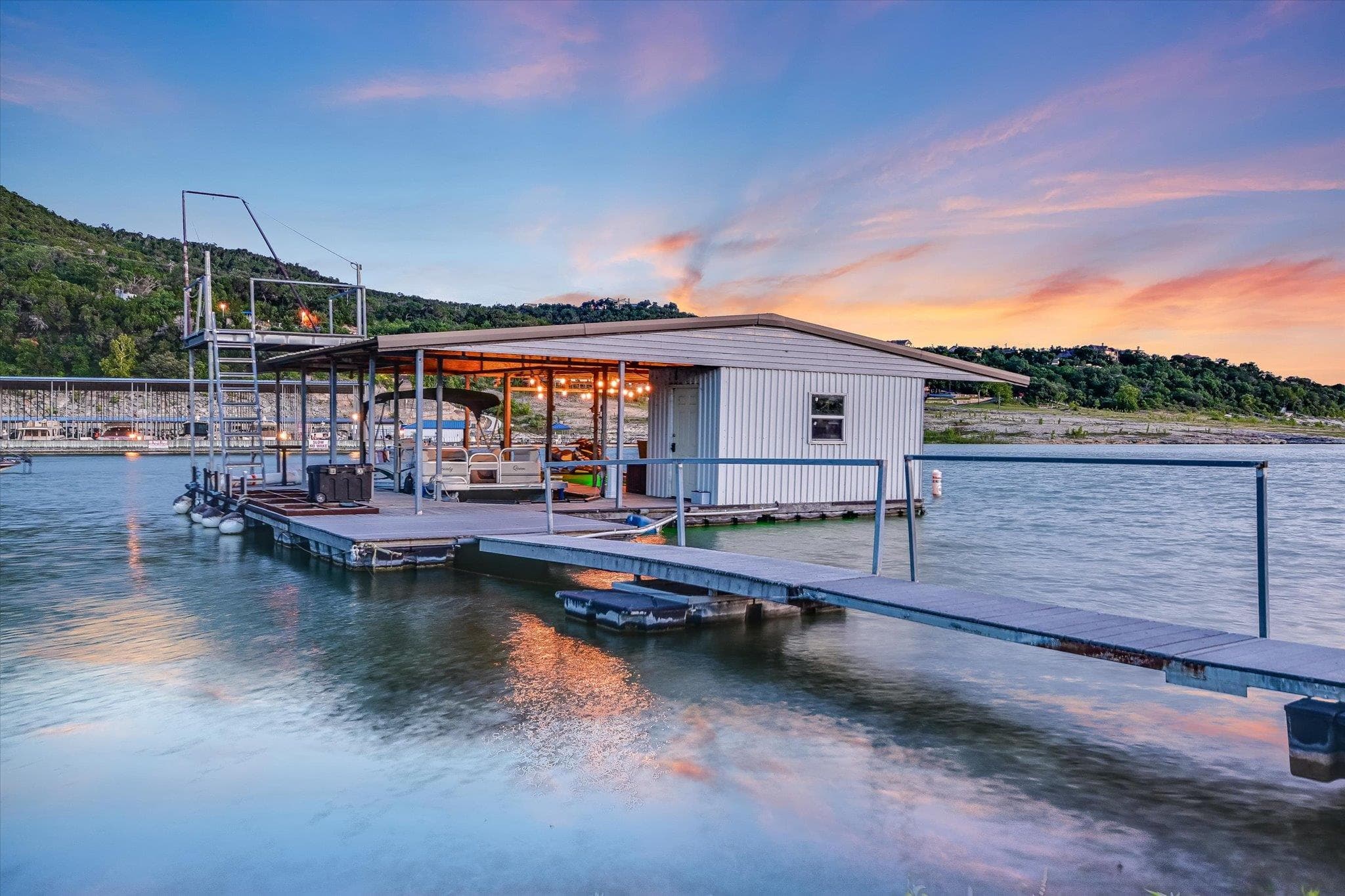 17120  Northlake Hills Dr