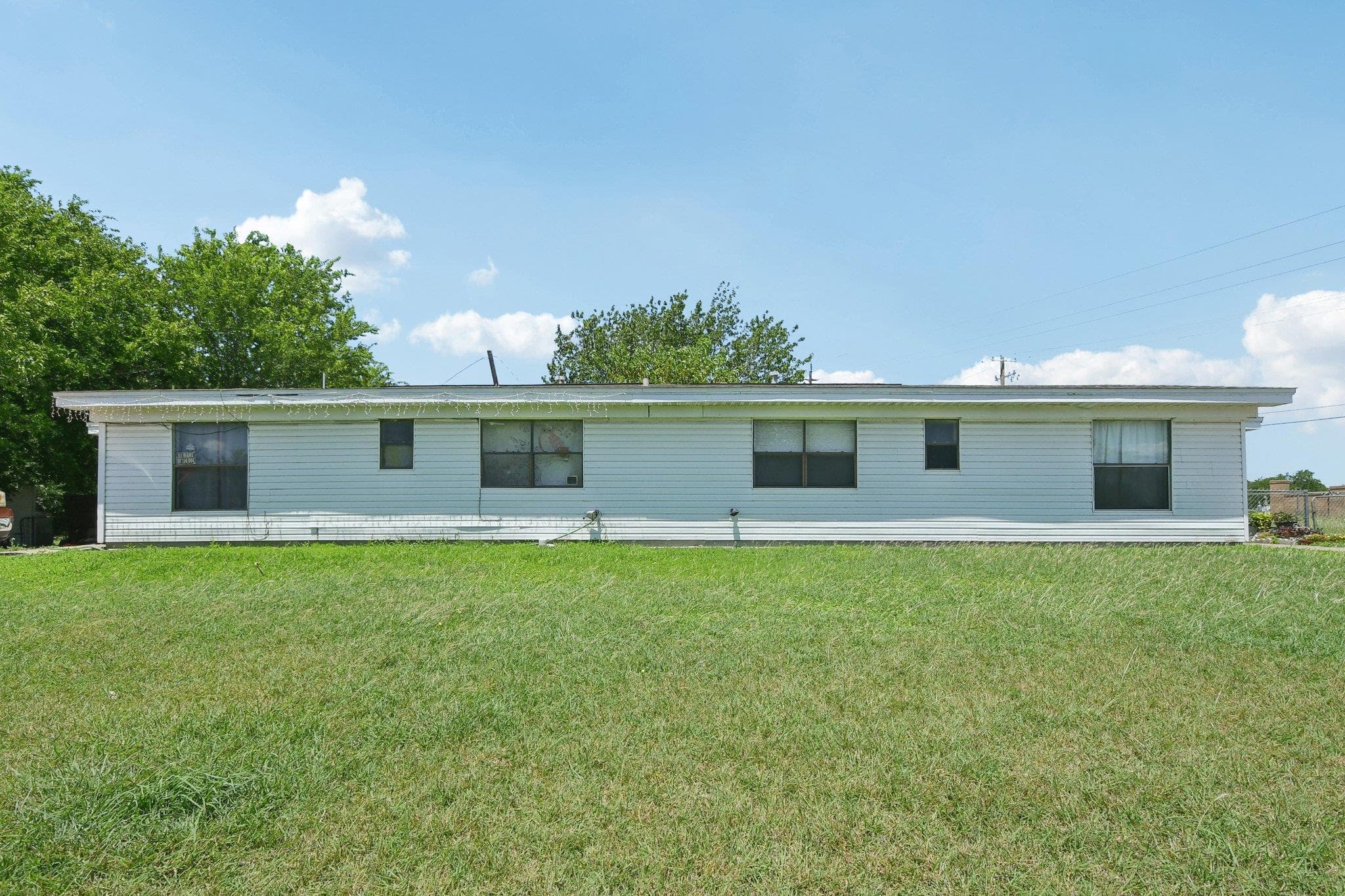 525  Lenora Dr