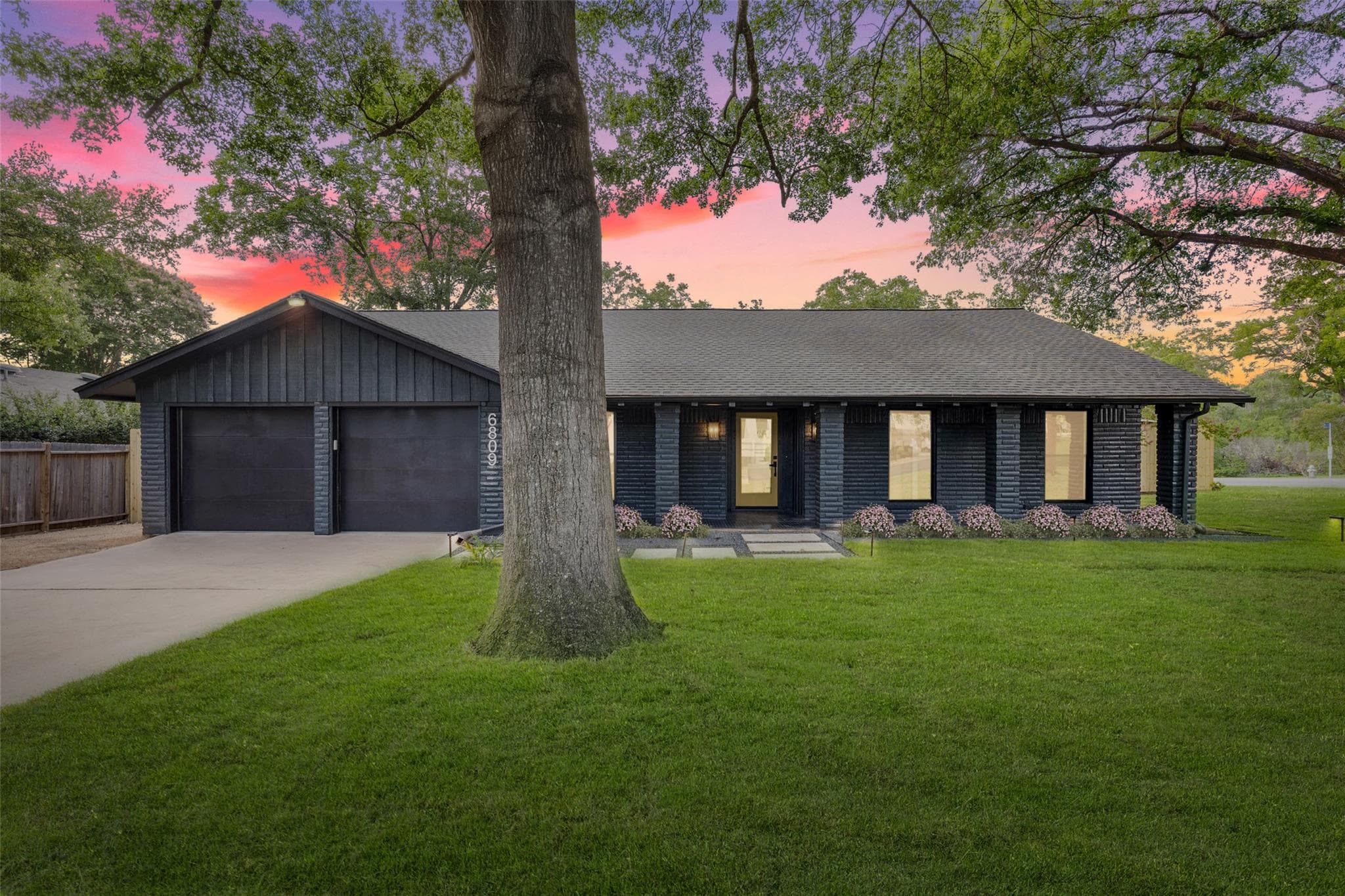 6809 Willamette Dr