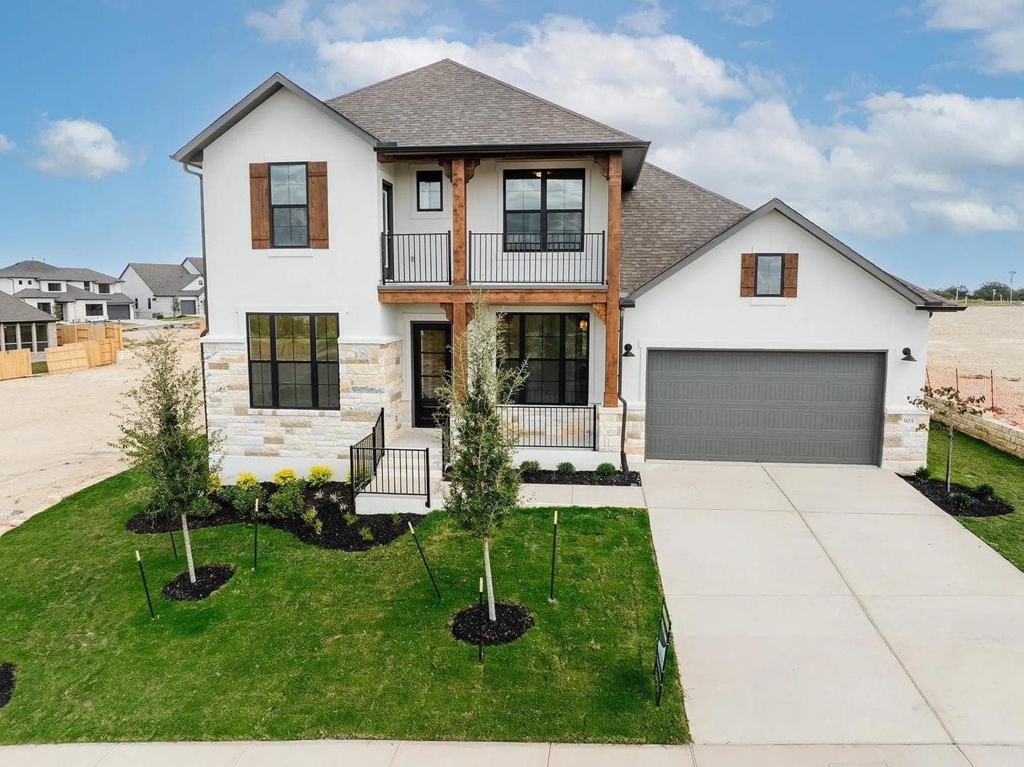 905  South Hemingway Loop