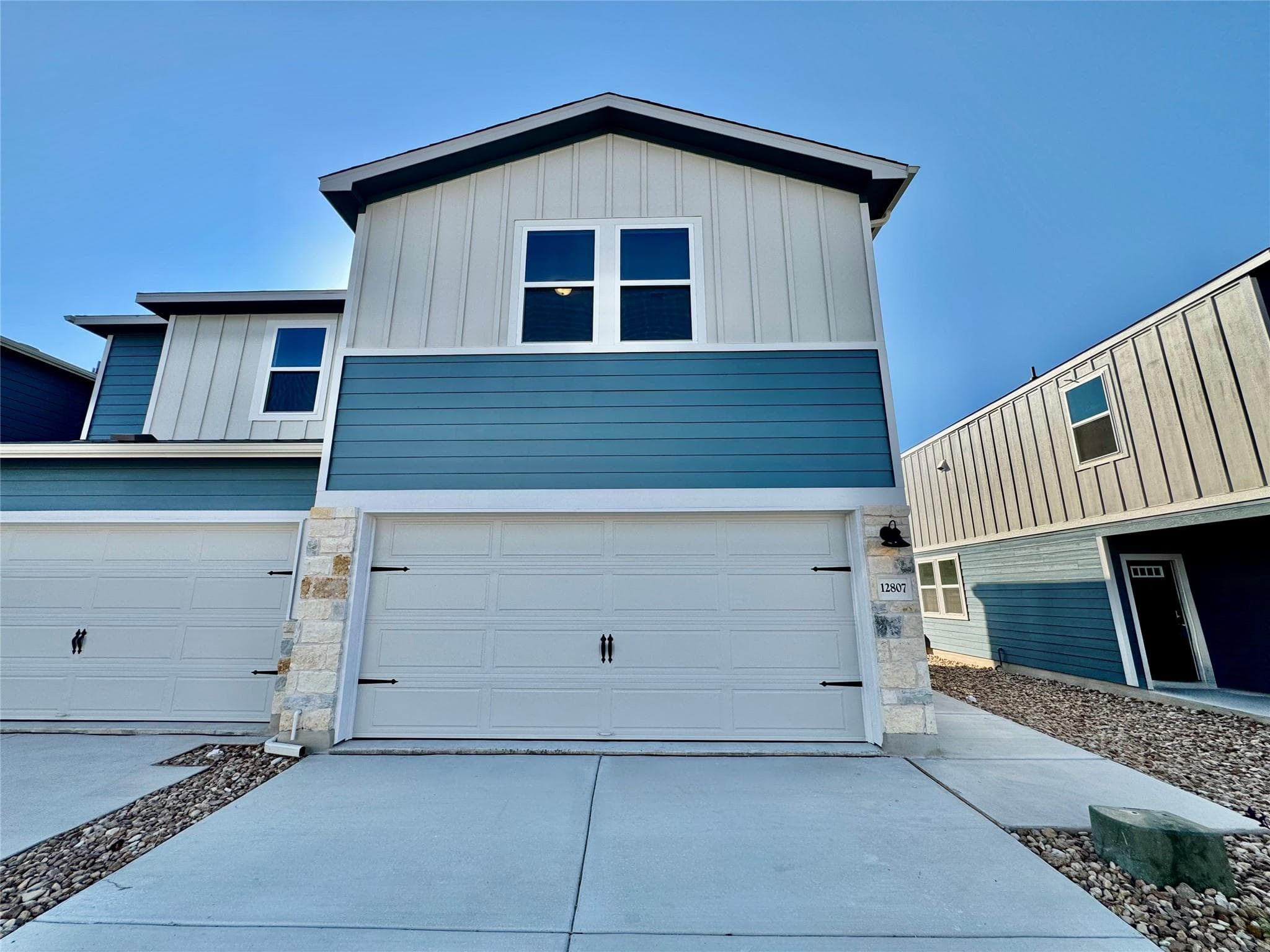 12807  Village Spun Plz