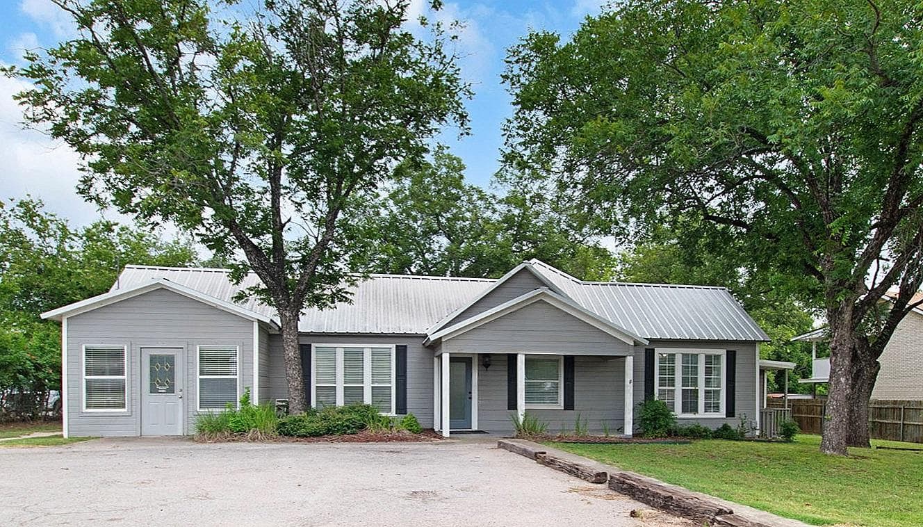 611  Central Texas Expy