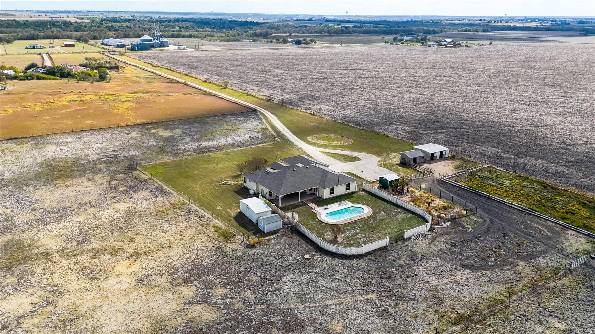 15620  Harry Lind Rd