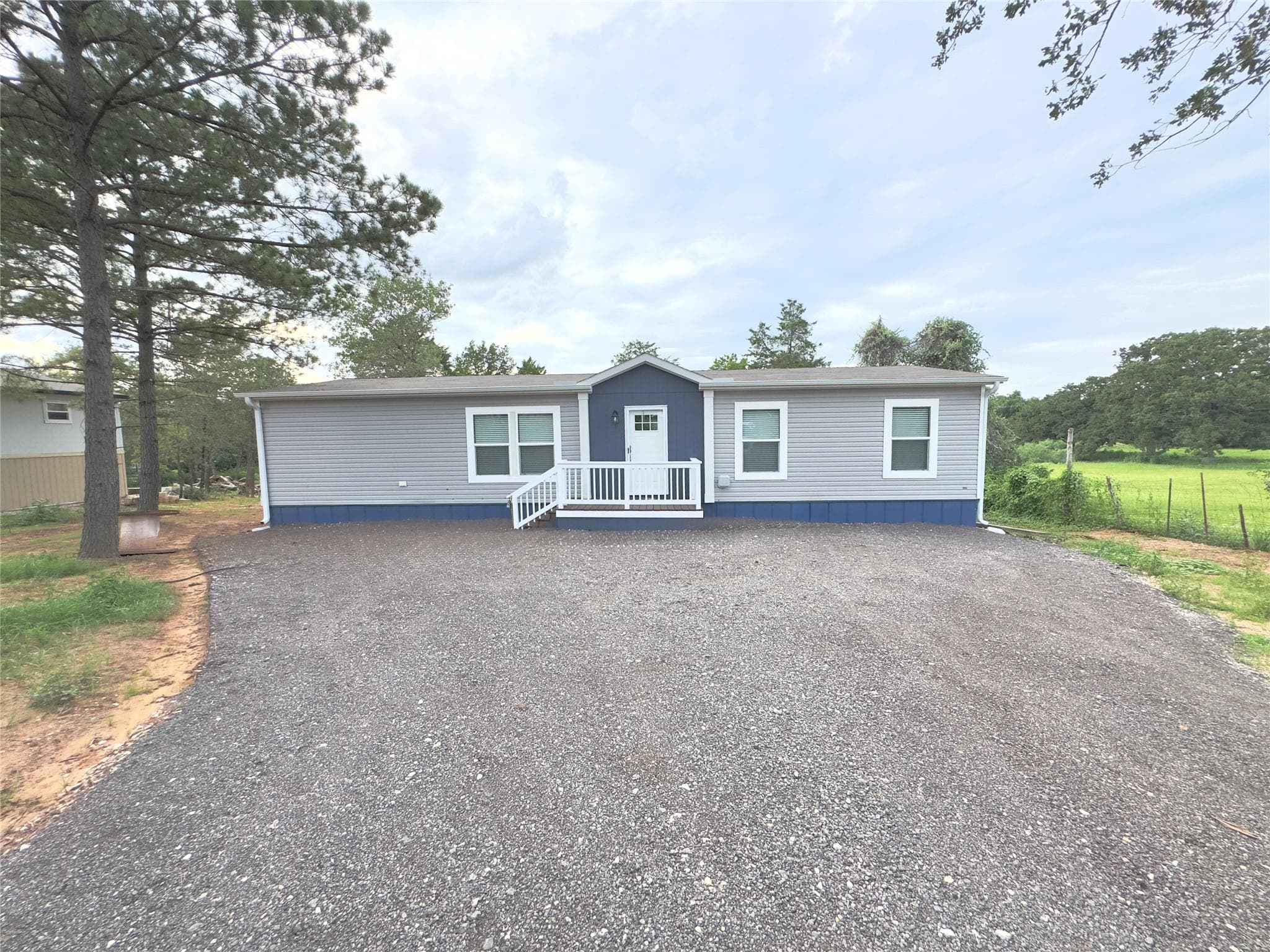 268  Flaming Oak Dr