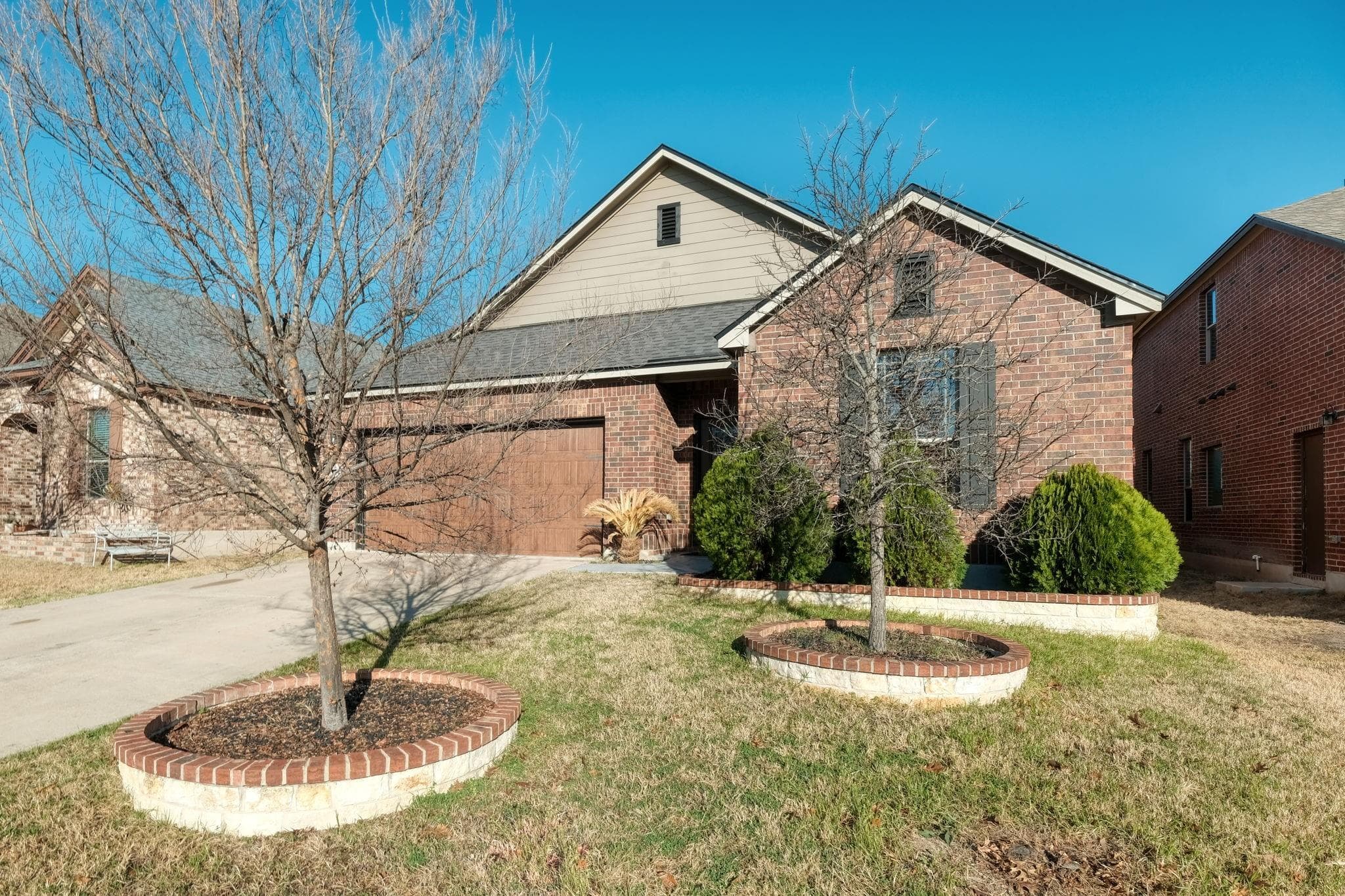 1244  Yellow Iris Rd