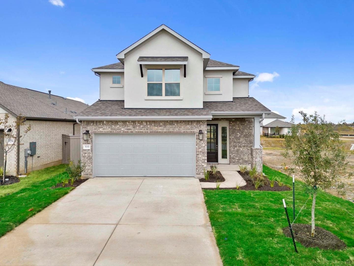 533  Bloomington Loop