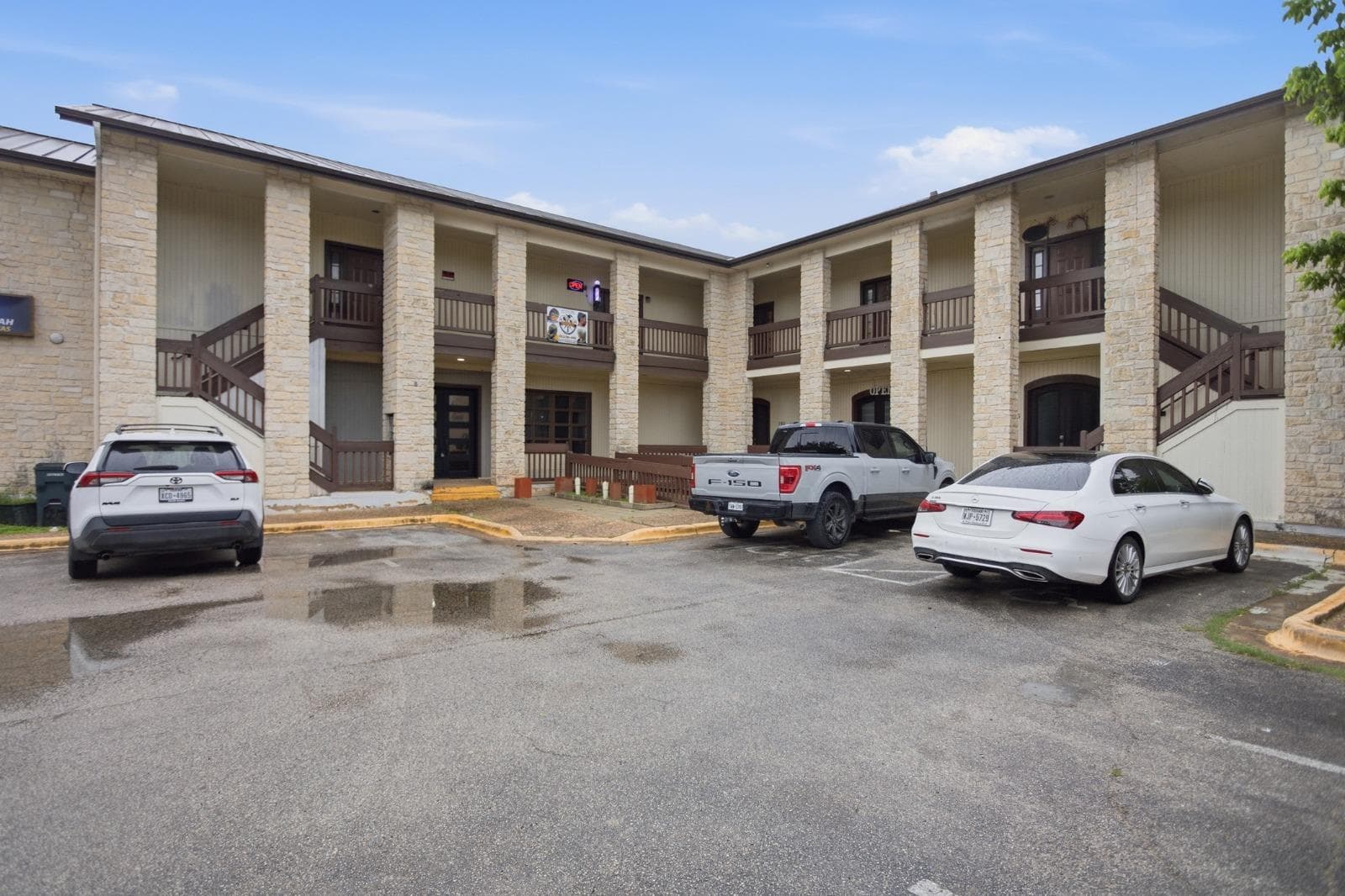 611  Carpenter Ave  #101 & 102