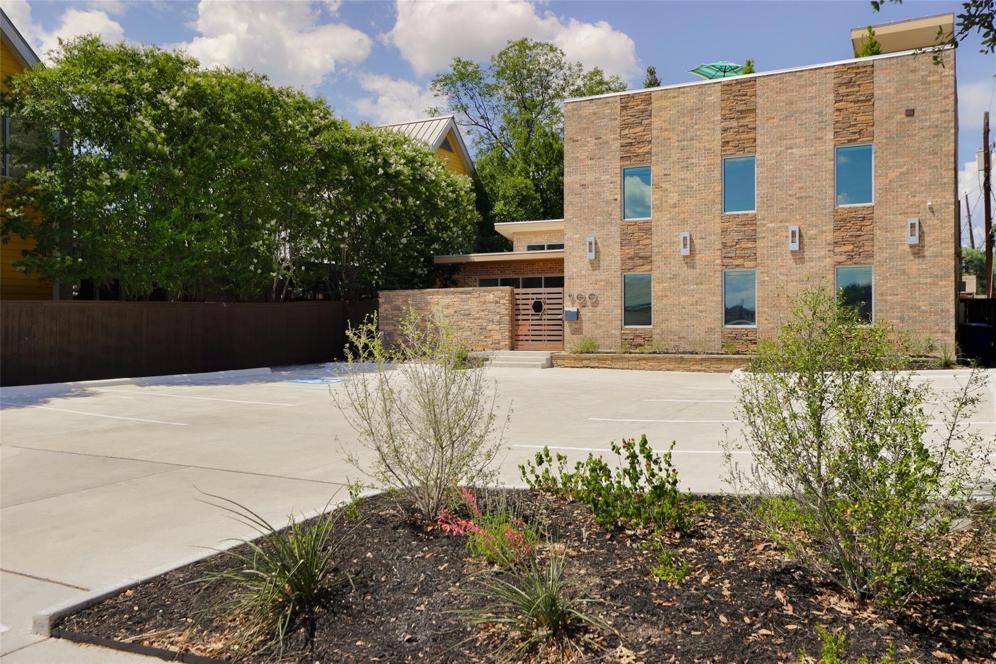 900 W North Loop Blvd