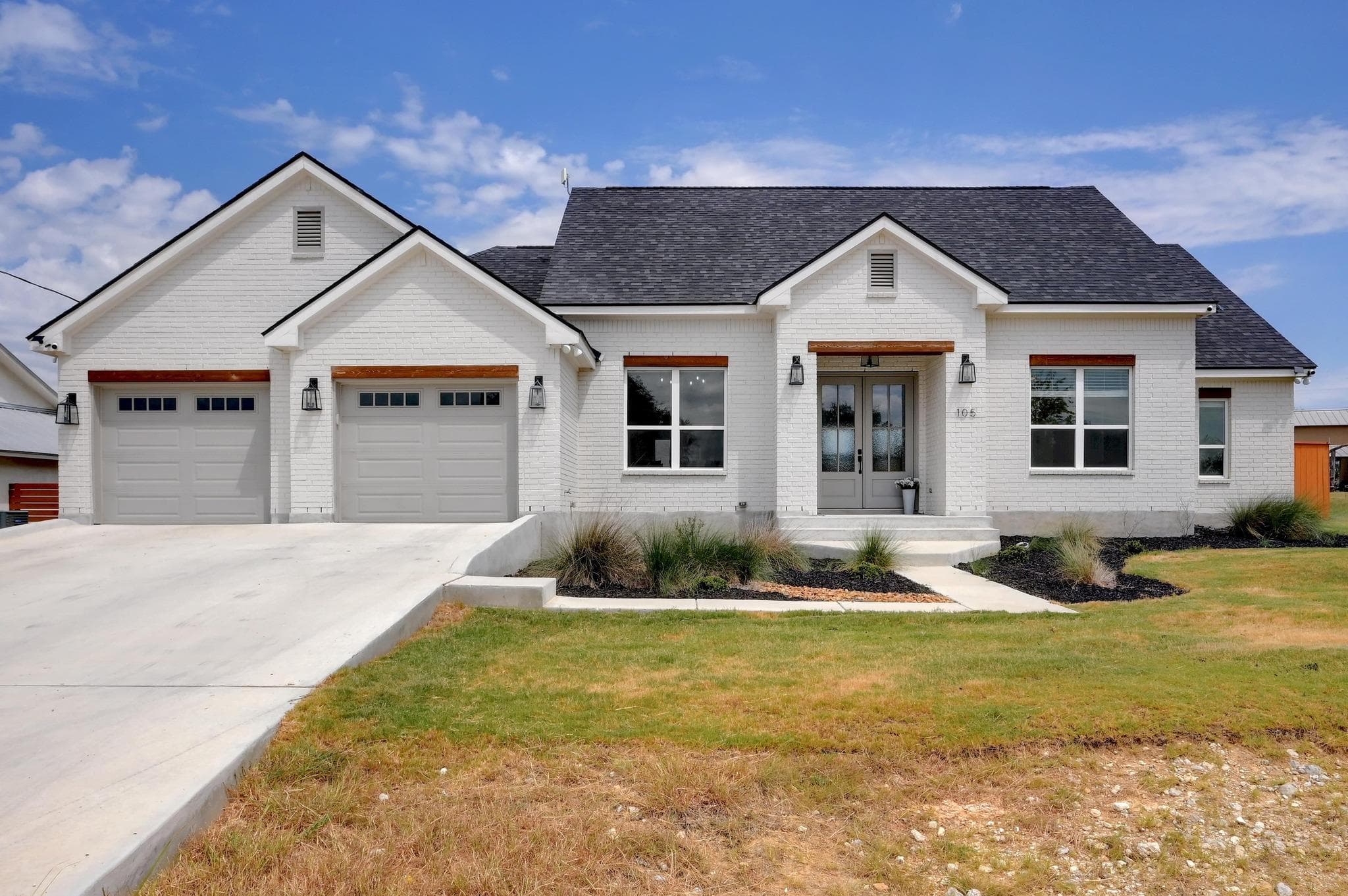 105 Jacob Dearing St