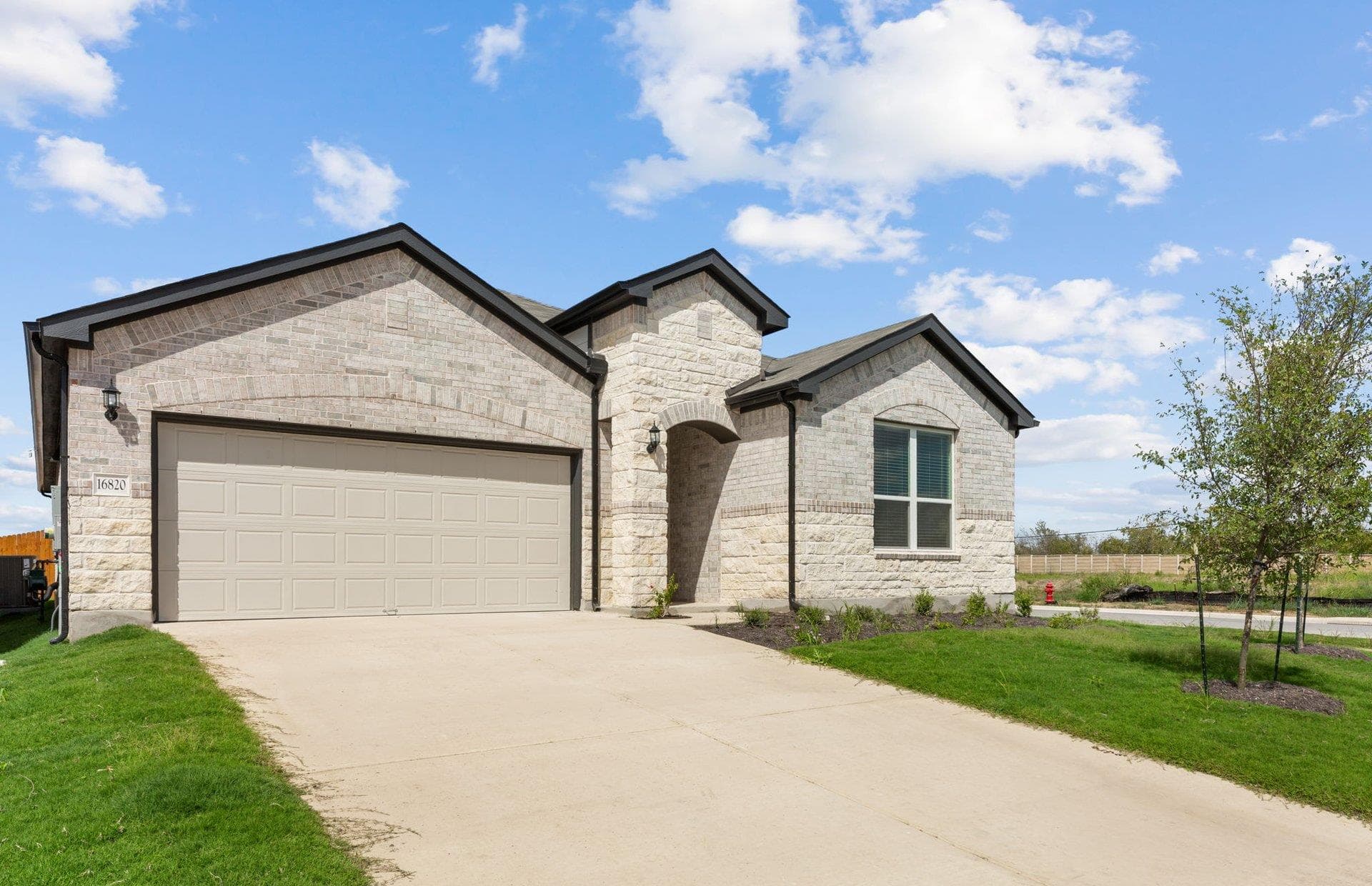 16820  Catemaco Walk