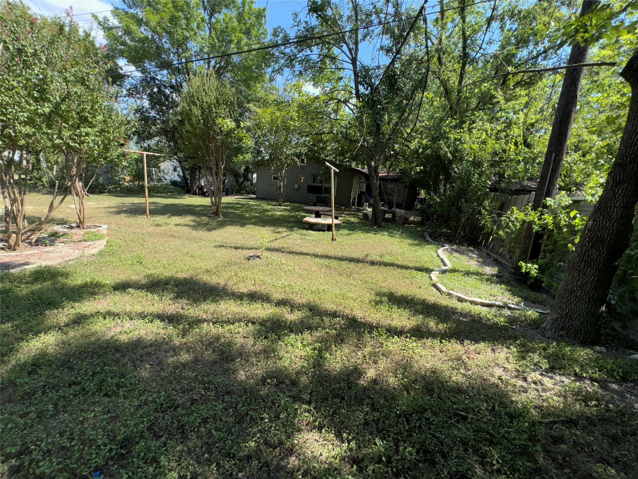 6810  Galindo St