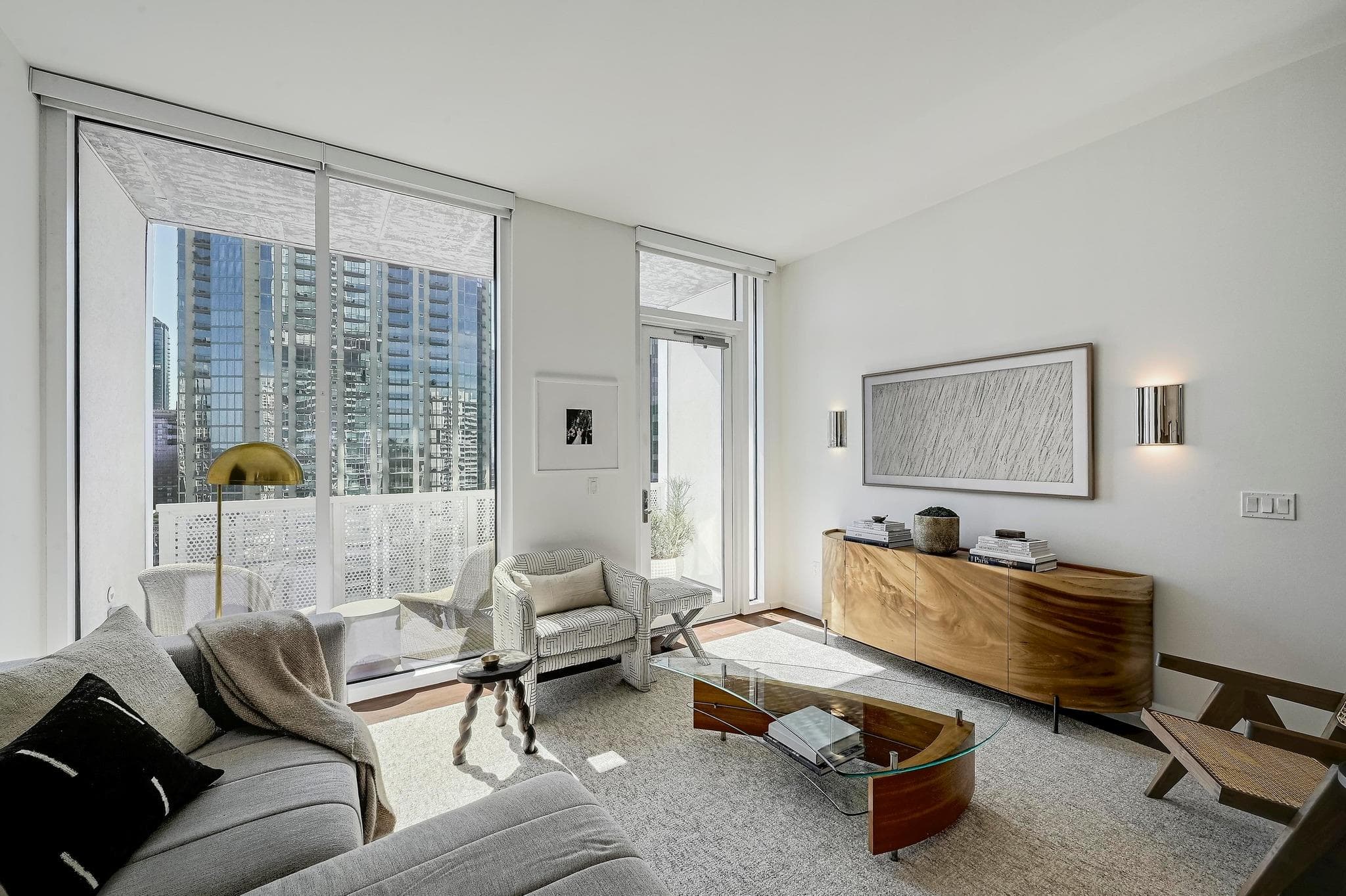 301  West Ave  #2105