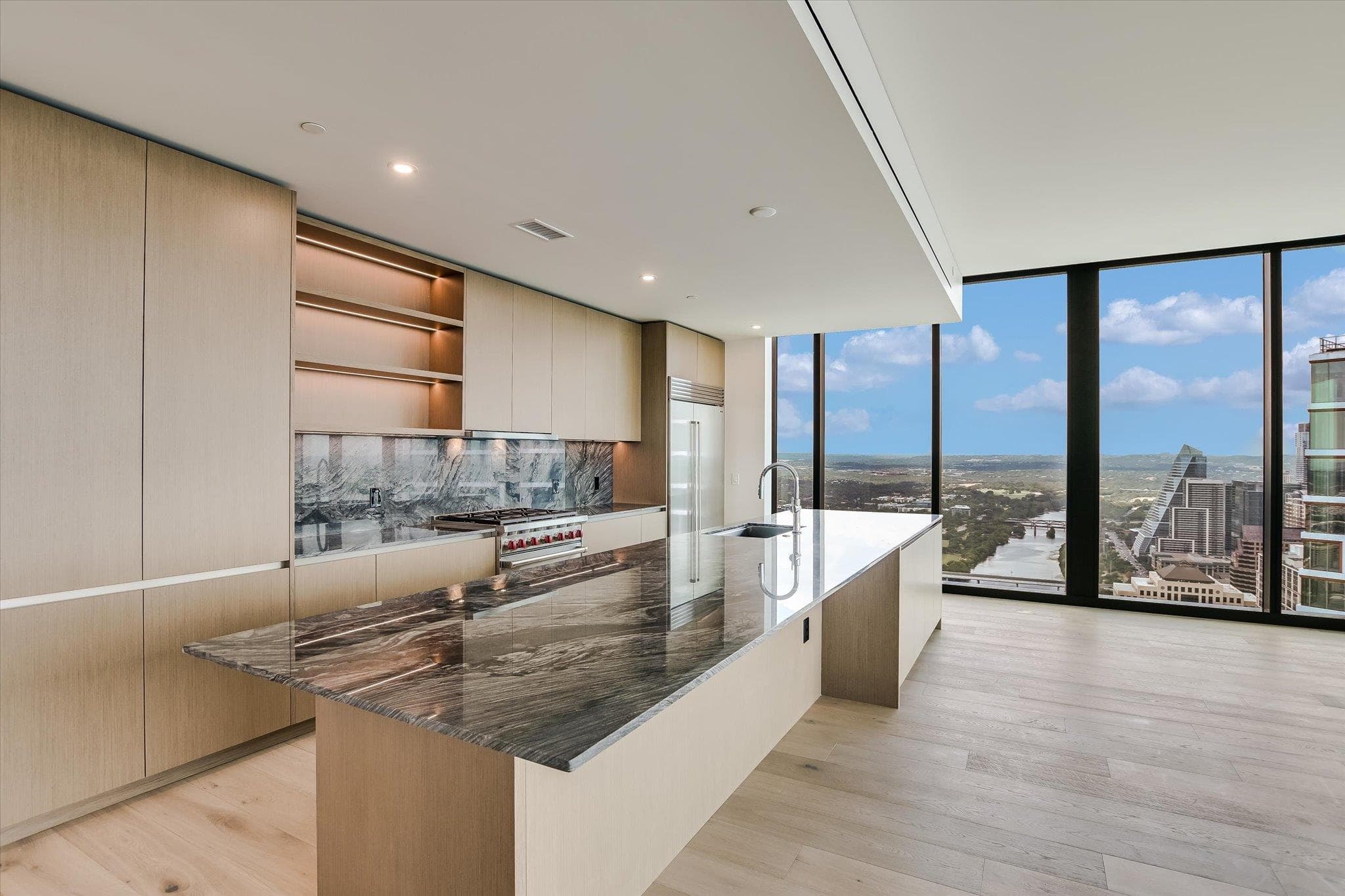 610  Davis St  #4704