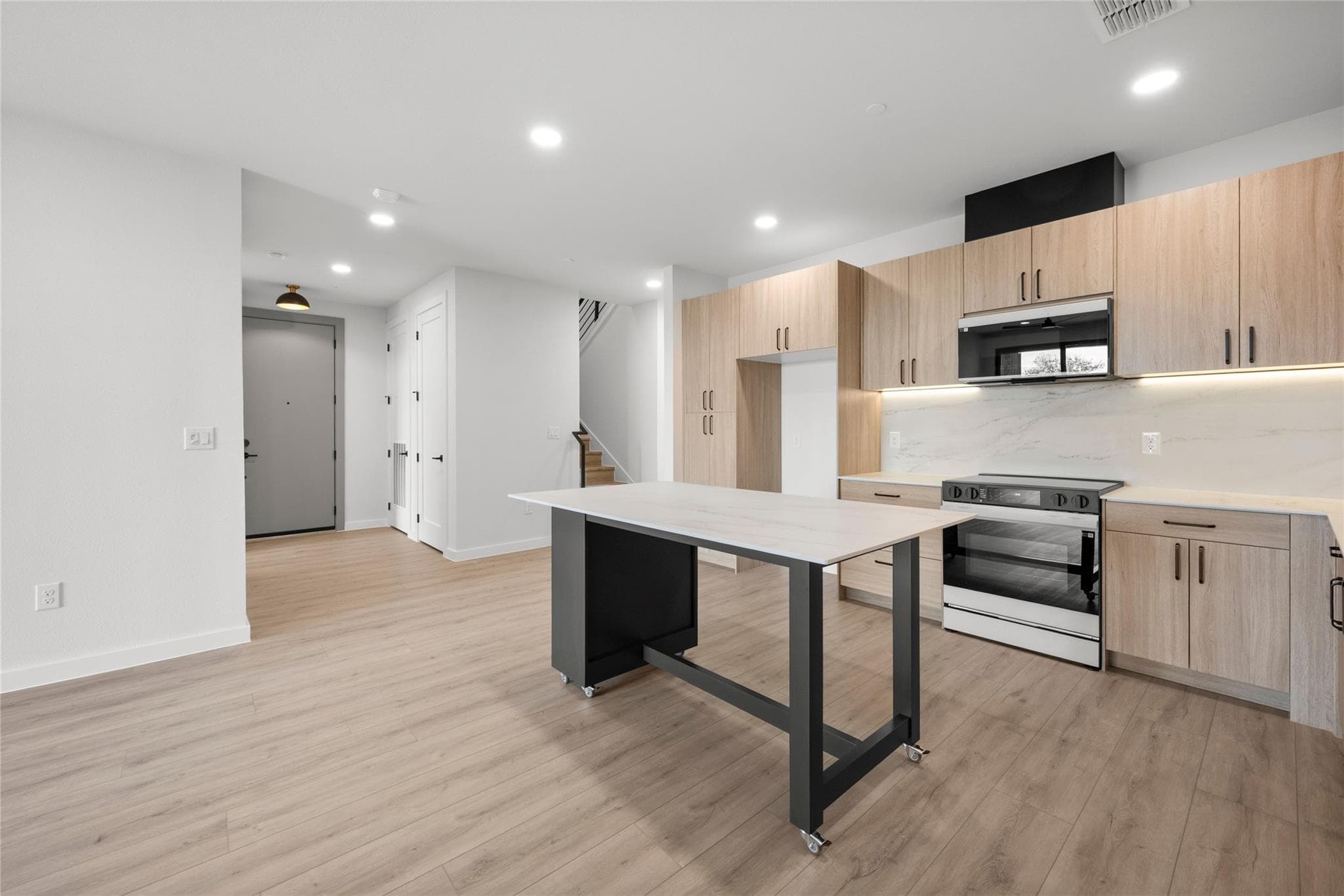 634 Central Pkwy #1211